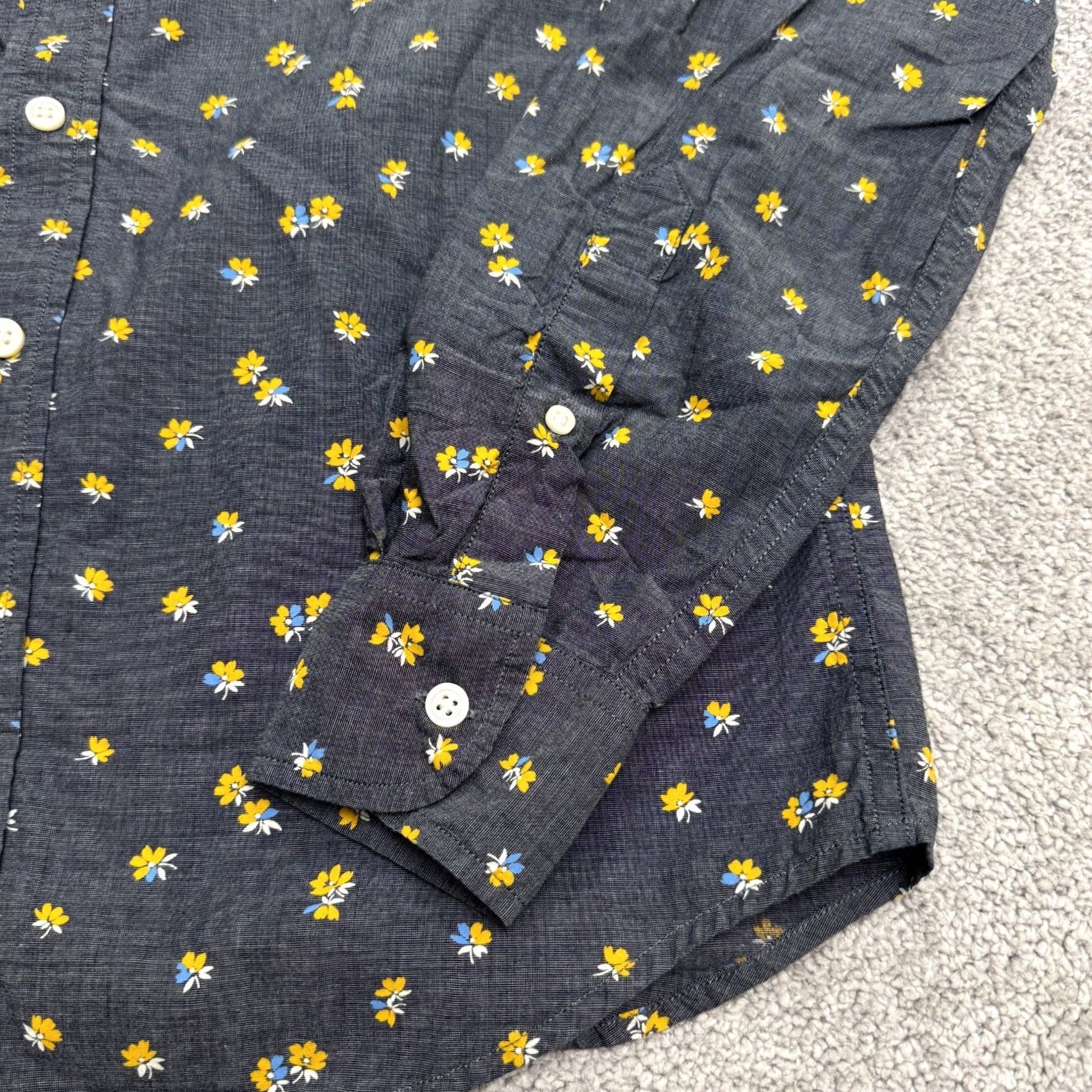 Banana Republic VINTAGE Banana Republic Floral Button-Down Shirt Mens Small Gray Yellow Size US S / EU 44-46 / 1 - 3 Thumbnail