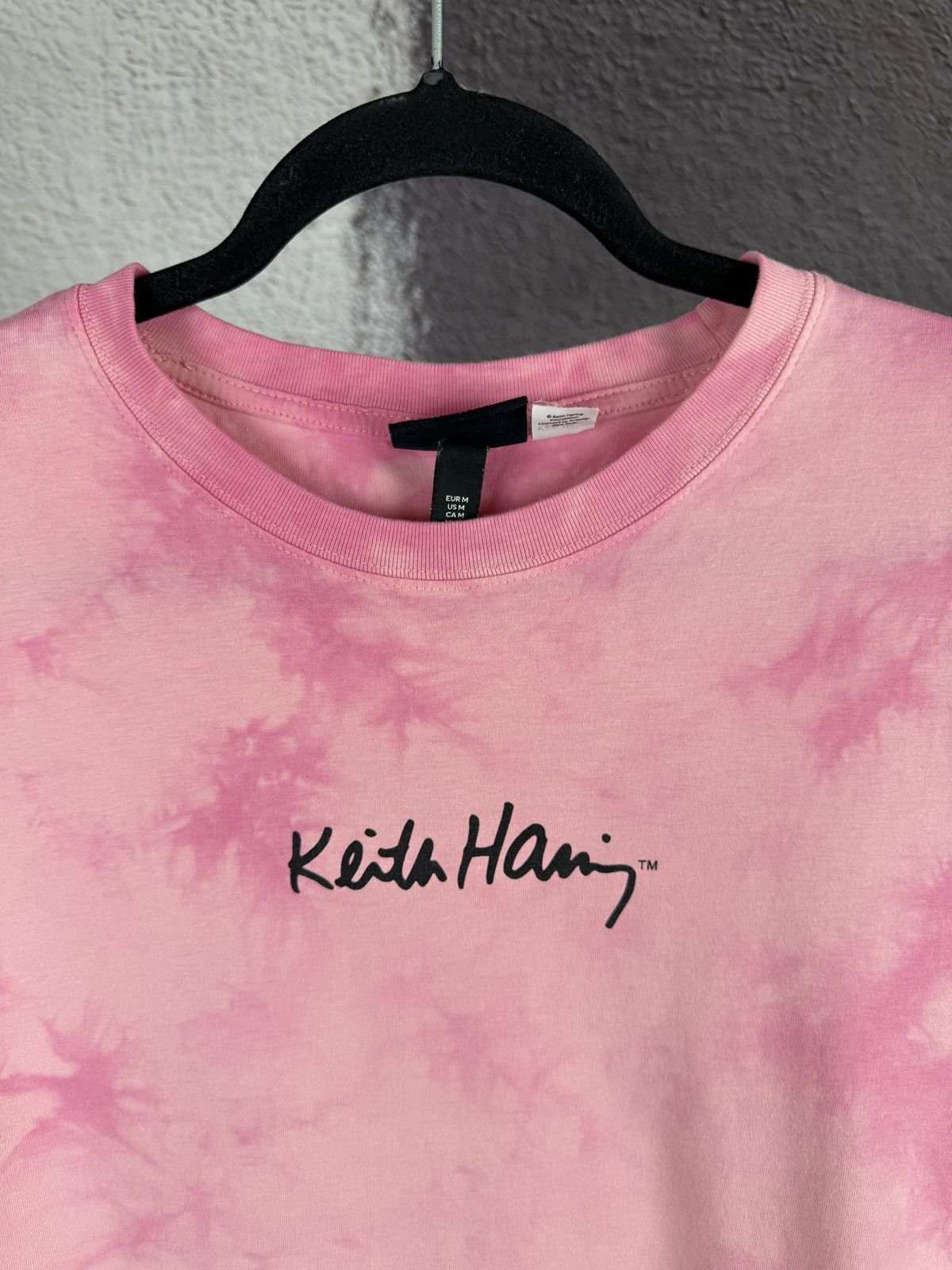H&M × Keith Haring H&M x Keith Haring big logo tie dye relaxed fit tee shirt Size US M / EU 48-50 / 2 - 4 Thumbnail