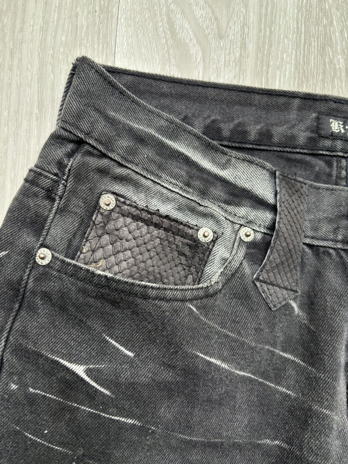 Japanese Brand KUI distressed splatter flare jeans Size US 30 / EU 46 - 4 Thumbnail