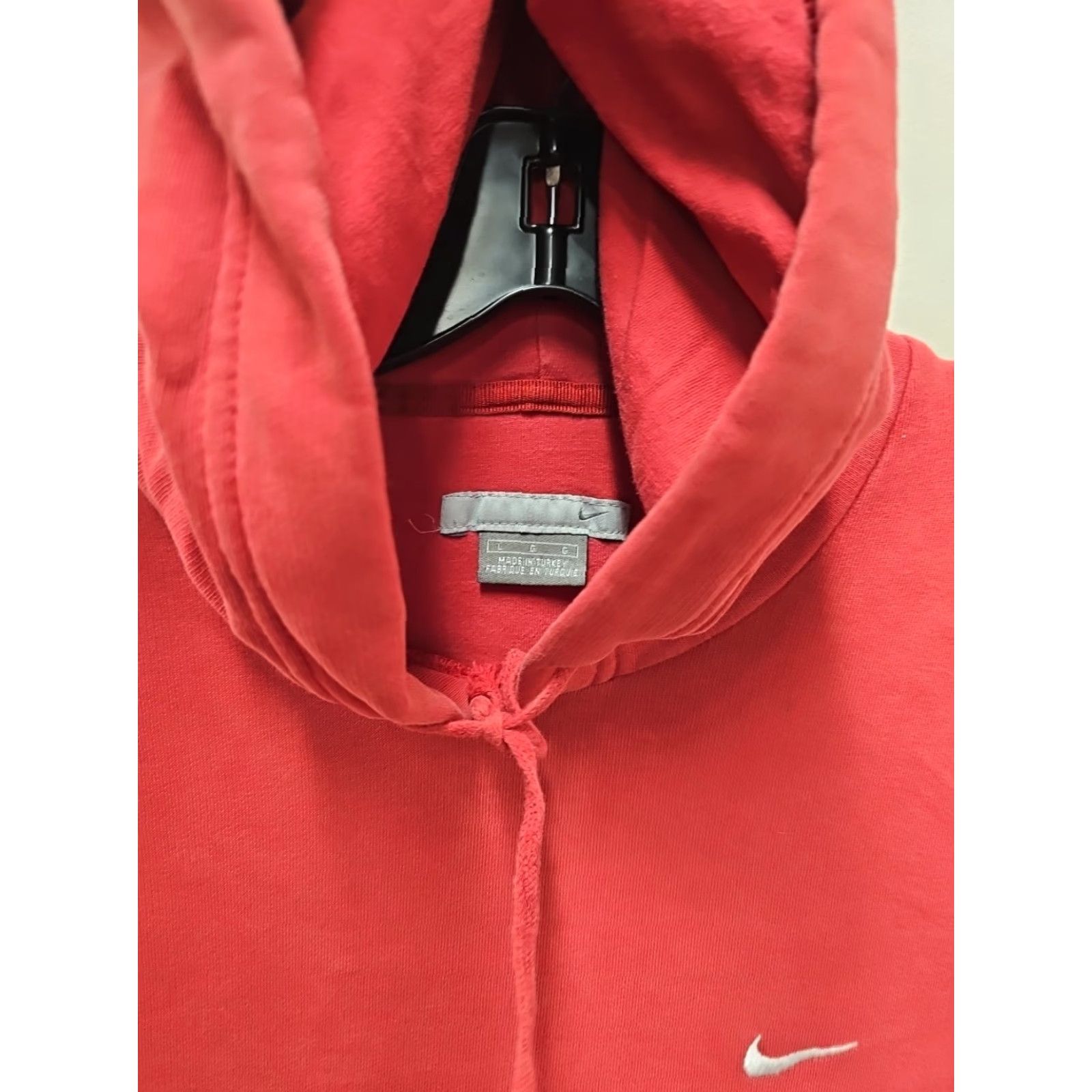 Nike VINTAGE Nike Hoodie Mens L Red 2000s Swoosh Distressed Embroidered Cotton Jersey Pullover 90s Hip Hop Fashion Streetwear Size US L / EU 52-54 / 3 - 2 Thumbnail