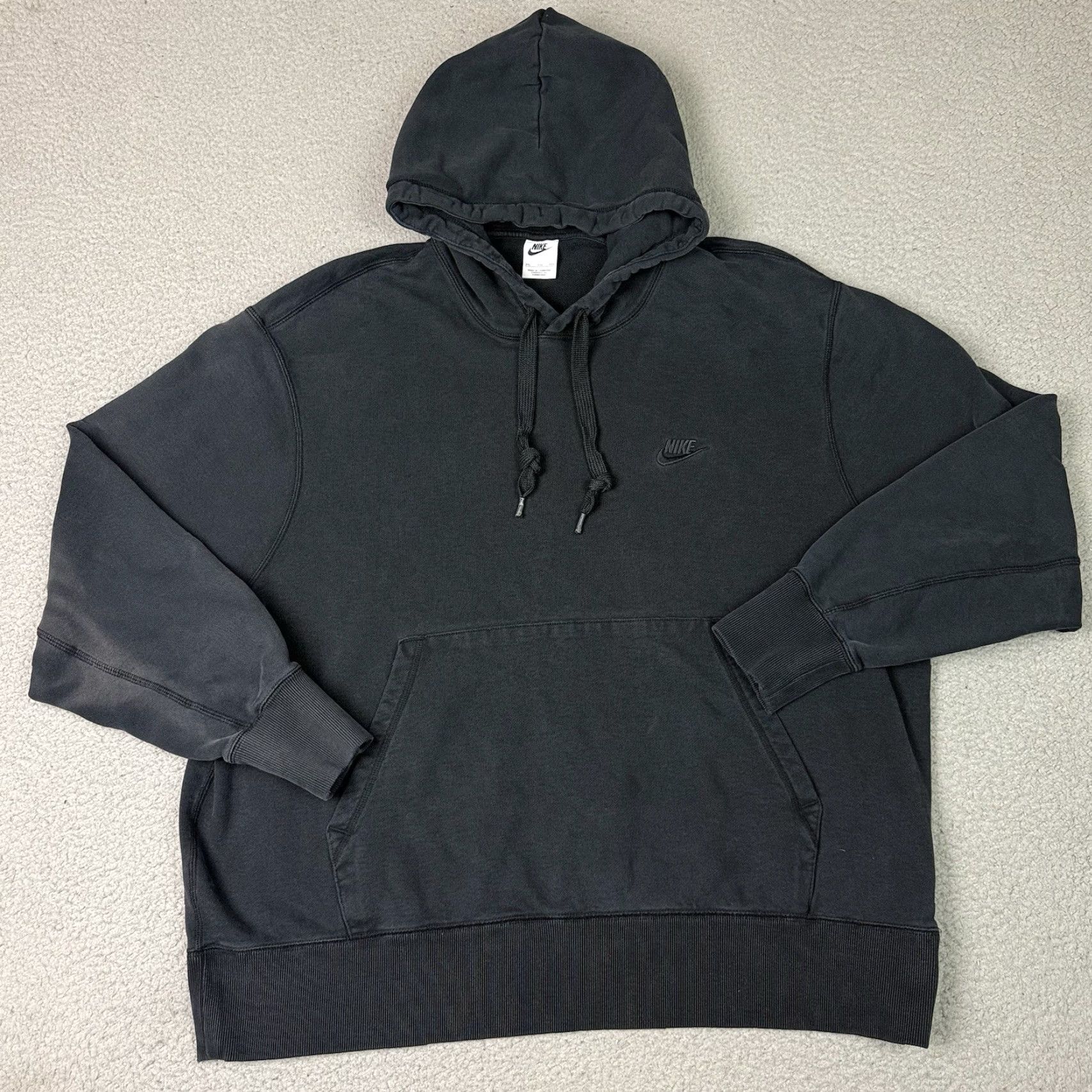Nike Nike Hoodie Mens 2XL Black Club Swoosh Logo Kangaroo Essential Faded Distressed Size US XXL / EU 58 / 5 - 2 Thumbnail
