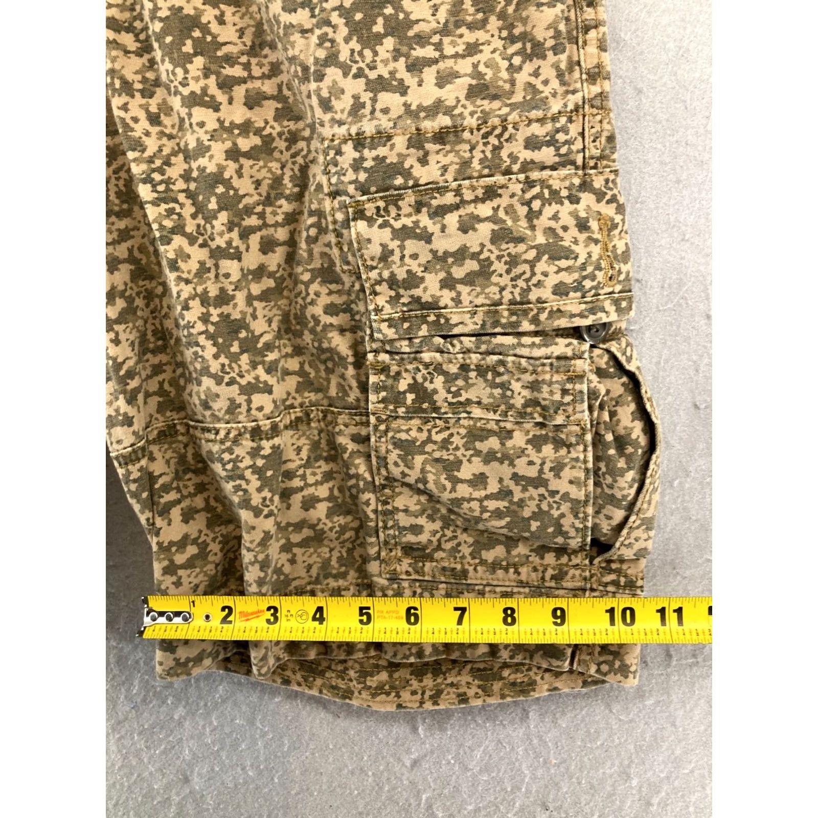 Levi's Levi's Cargo Shorts 32 Khaki Beige Camouflage Cargo Pocket Relaxed Men Regular Short Size US 32 / EU 48 - 5 Thumbnail