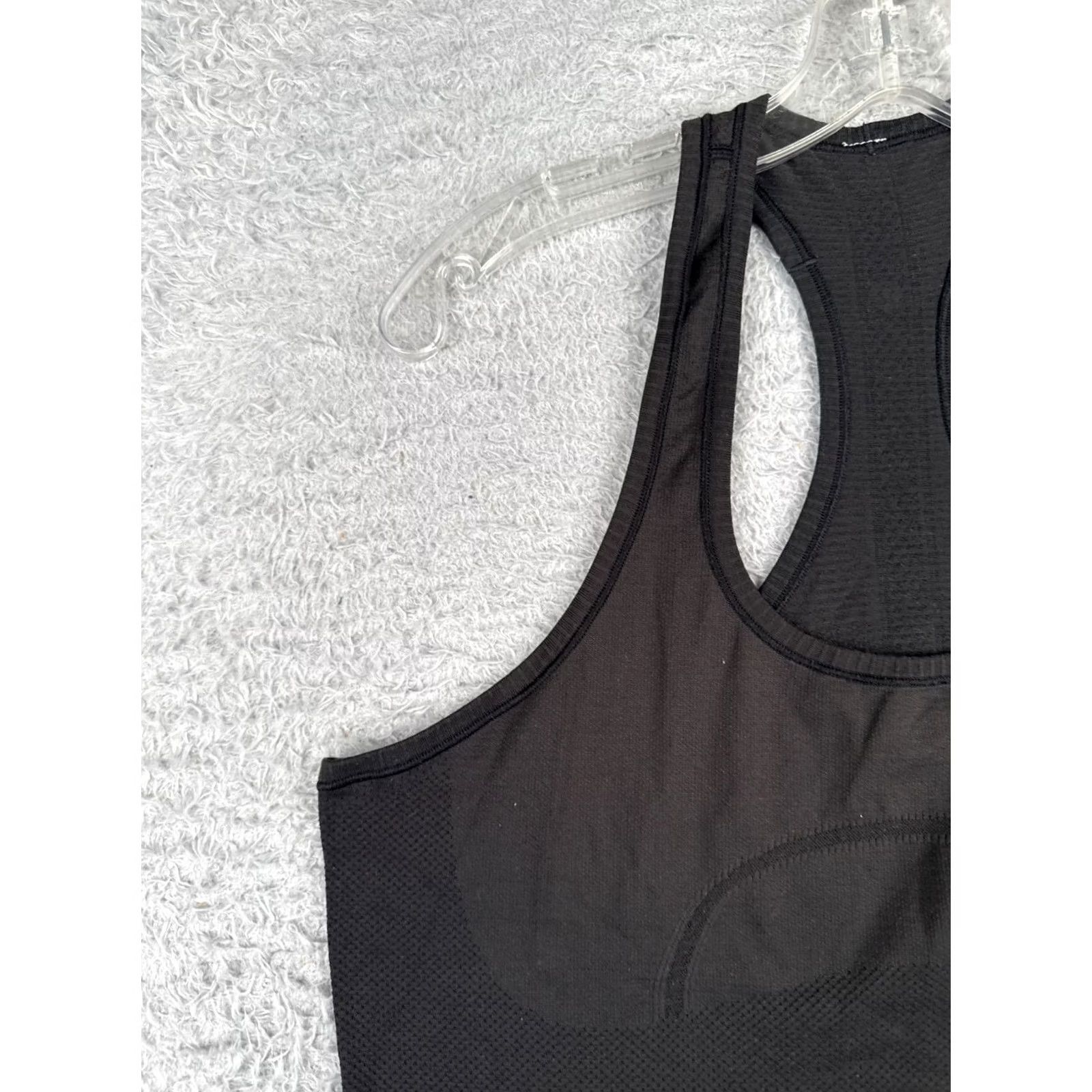Lululemon Lululemon Shirt Women 12 Black Swiftly Tech Tank Running Gym Workout Casual Sleeveless Racerback Athletic Fit Size XL / US 12-14 / IT 48-50 - 3 Thumbnail