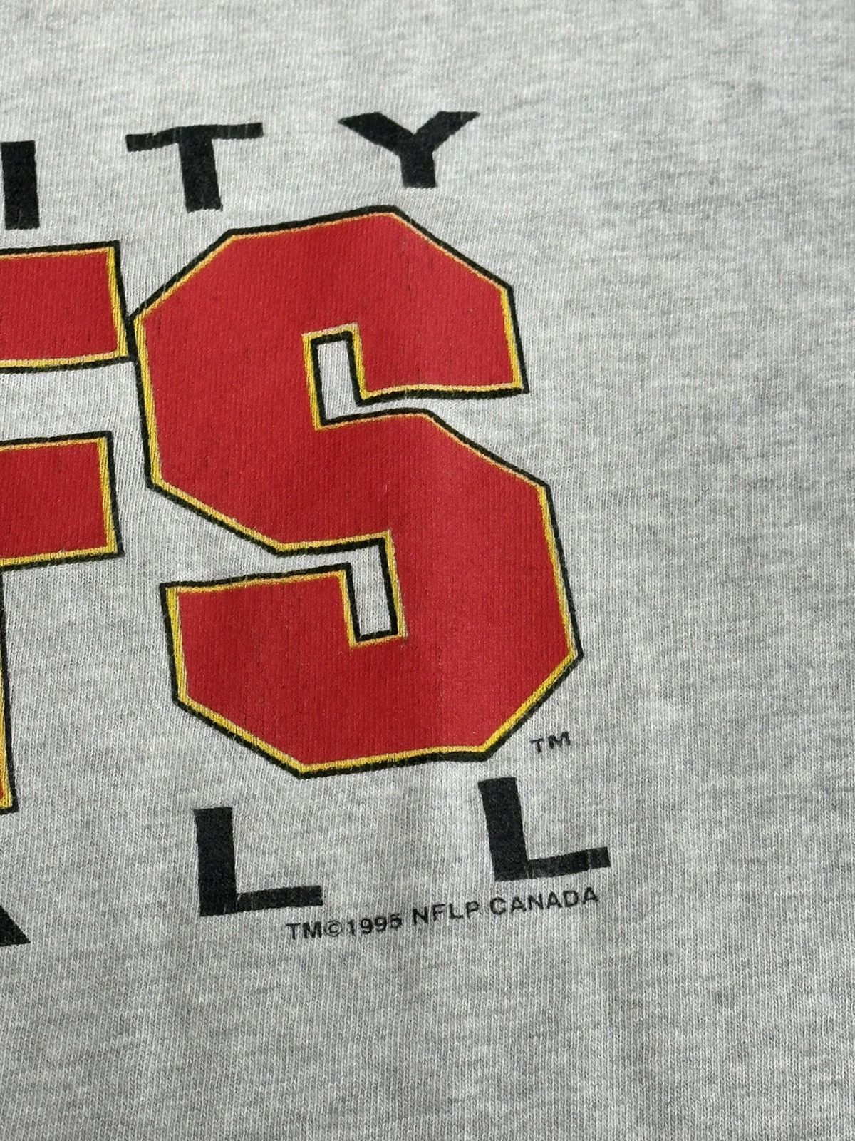 NFL × Vintage Vintage 90s Waves Kansas City Chiefs NFL T-Shirt Size US L / EU 52-54 / 3 - 6 Thumbnail