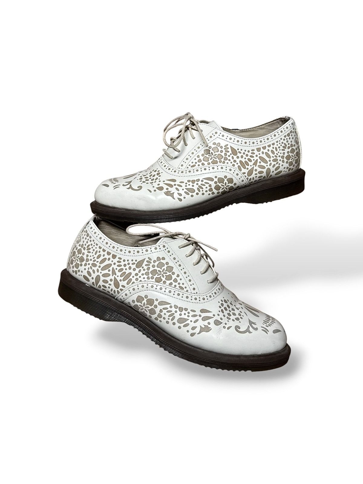 Dr. Martens Dr. Martens Aila Leather White Shoes Size US 8 / IT 38 - 1 Thumbnail