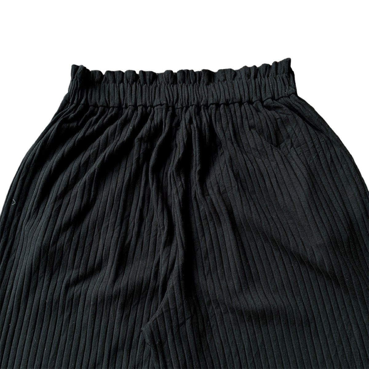 Issey Miyake × Japanese Brand × Vintage Rare Japanese Brand GU Pleats Ultra Wide Leg Pants Size US 32 / EU 48 - 5 Thumbnail