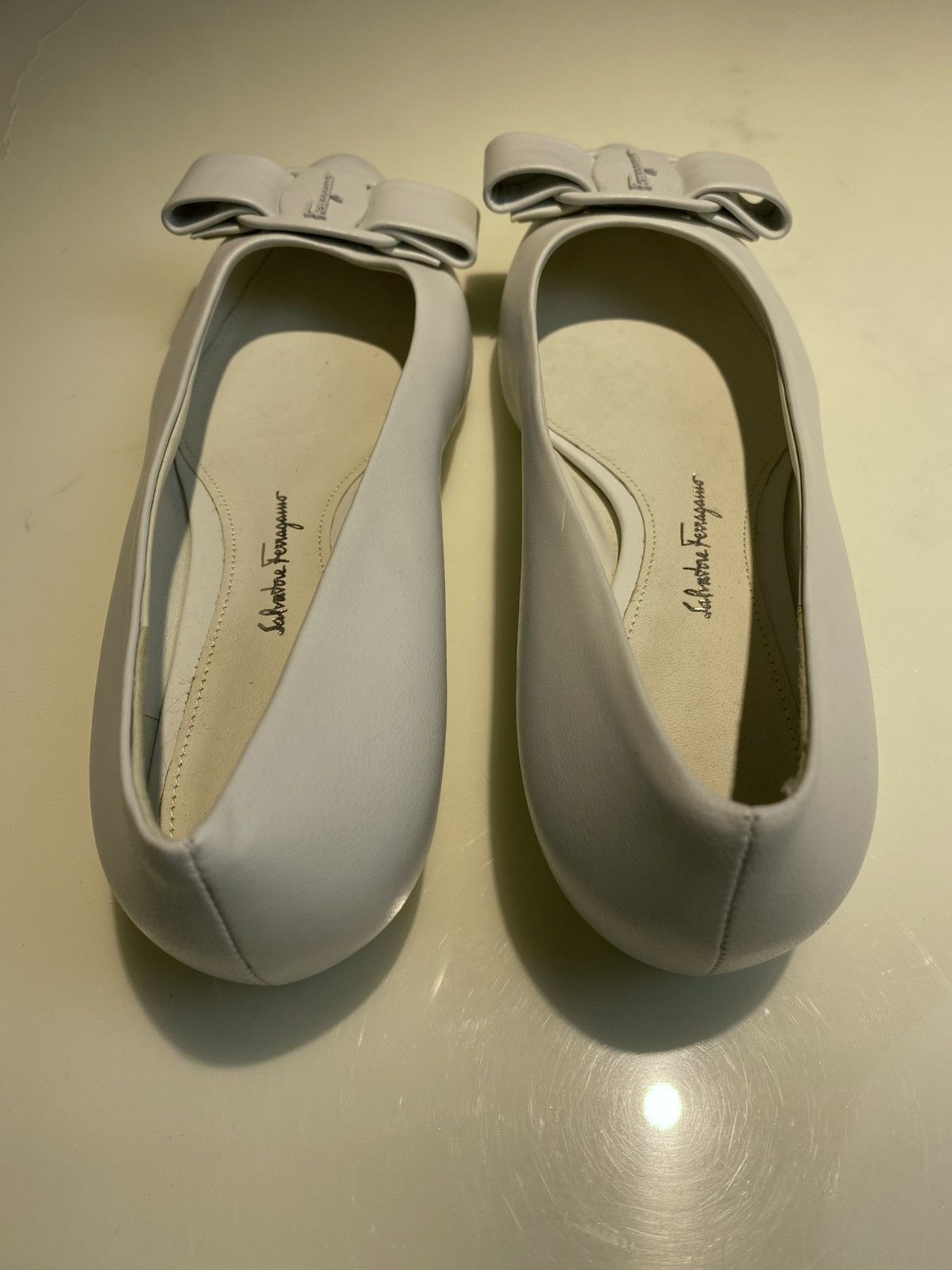 Salvatore Ferragamo Salvatore Ferragamo Viva White Leather Flat Shoes Size5 Size US 5 / IT 35 - 6 Thumbnail