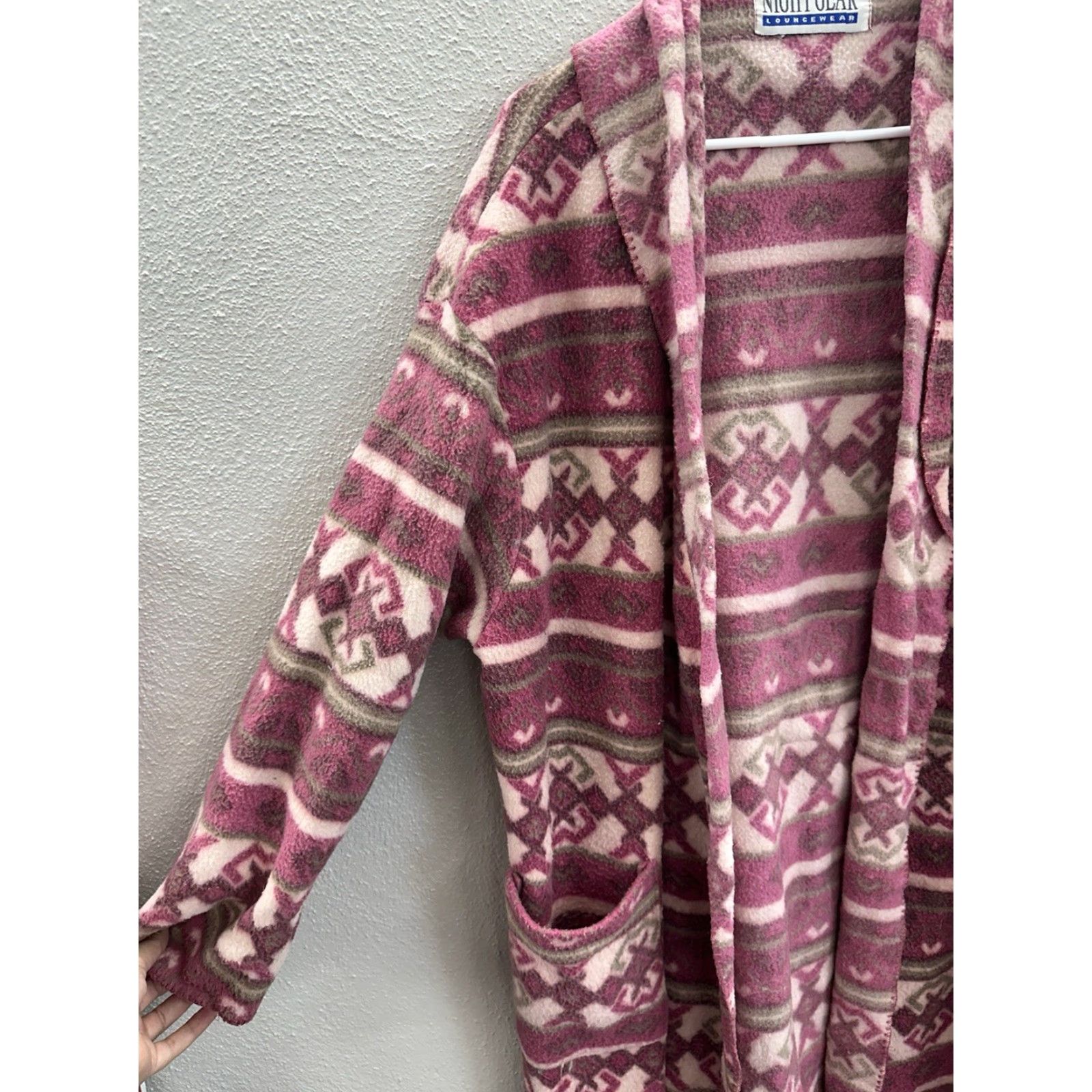 Vintage VINTAGE Night Gear Robe Women One Size Pink Aztec Lounge Wear Fleece Kimono Belted 80s 90s Style Womens Size ONE SIZE - 2 Thumbnail