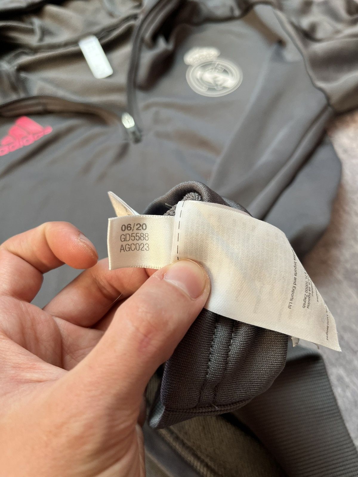 Adidas REAL MADRID TRACK HOODIE - GREY FIVE/SPRING 2020/2021 SIZE M Size US M / EU 48-50 / 2 - 9 Thumbnail