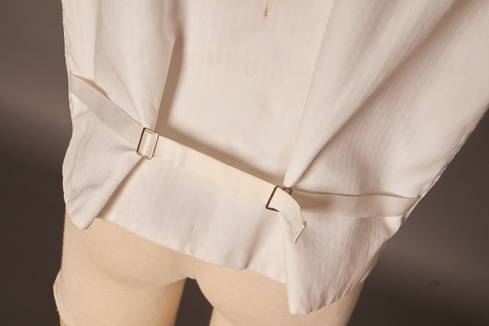Vintage Vintage 1980s White Silver Tuxedo Vest w Matching Bow Tie Size 44L - 6 Thumbnail