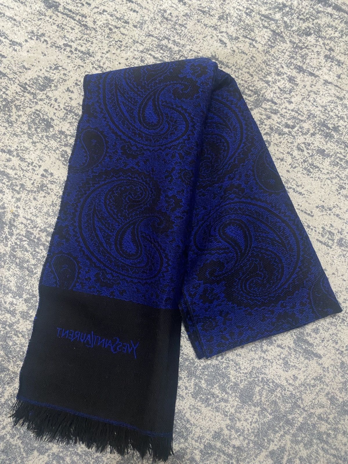 Vintage × Yves Saint Laurent Yves saint laurent vintage two sided scarf with mini logo Size ONE SIZE - 1 Thumbnail