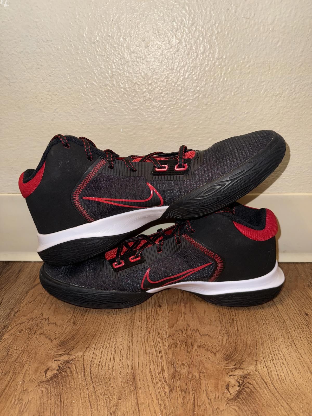 Nike Nike Kyrie 4 Flytrap Black University Red Size US 9 / EU 42 - 5 Thumbnail