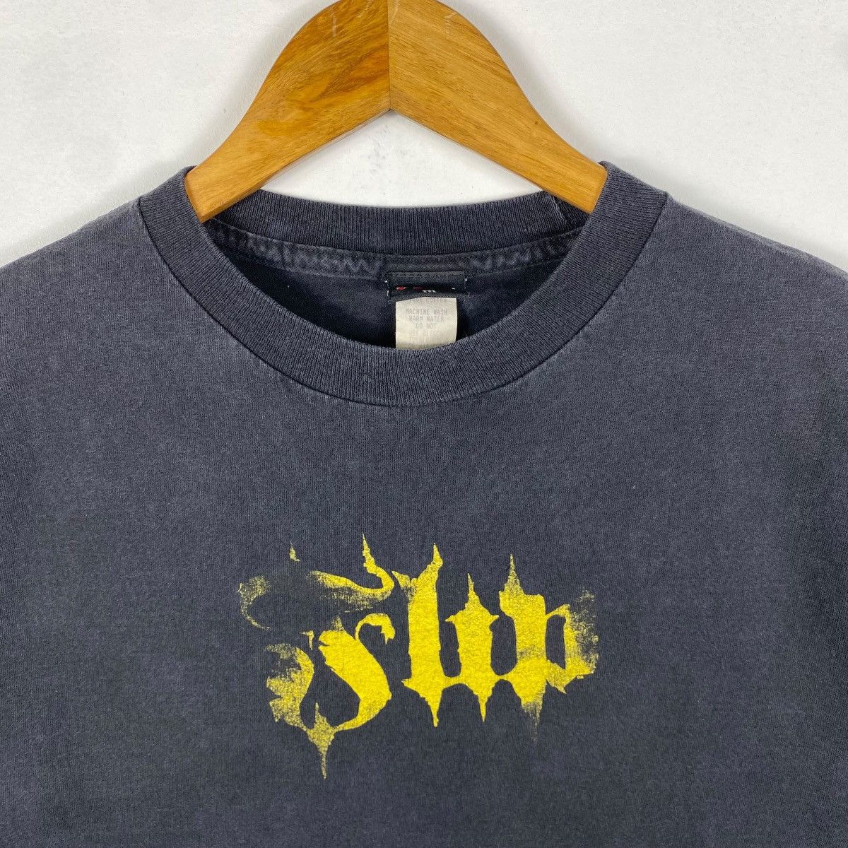Flip Skateboards Vintage 00s FLIP SKATEBOARDS Logo Faded Tee Shirt Medium Size US M / EU 48-50 / 2 - 2 Thumbnail