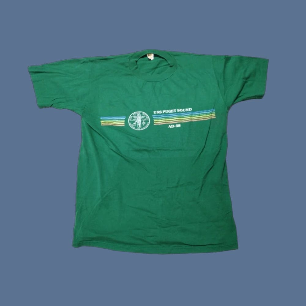 Velva Sheen VINTAGE Rainbow Green Shirt L Mens 70s 80sUSS Puget Sound AD-38 Lighthouse Ocean Beach T-Shirt Size US L / EU 52-54 / 3 - 1 Thumbnail