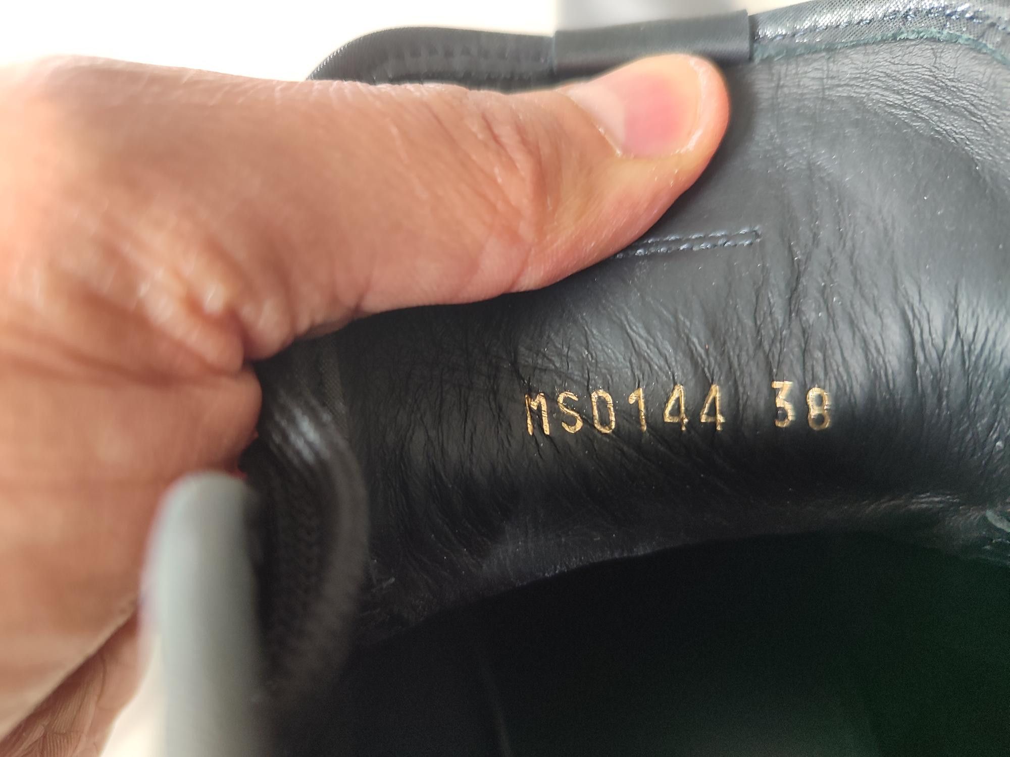 Louis Vuitton BASKETS LOUIS VUITTON PUNCHY LOVE Size US 8 / IT 38 - 13 Thumbnail