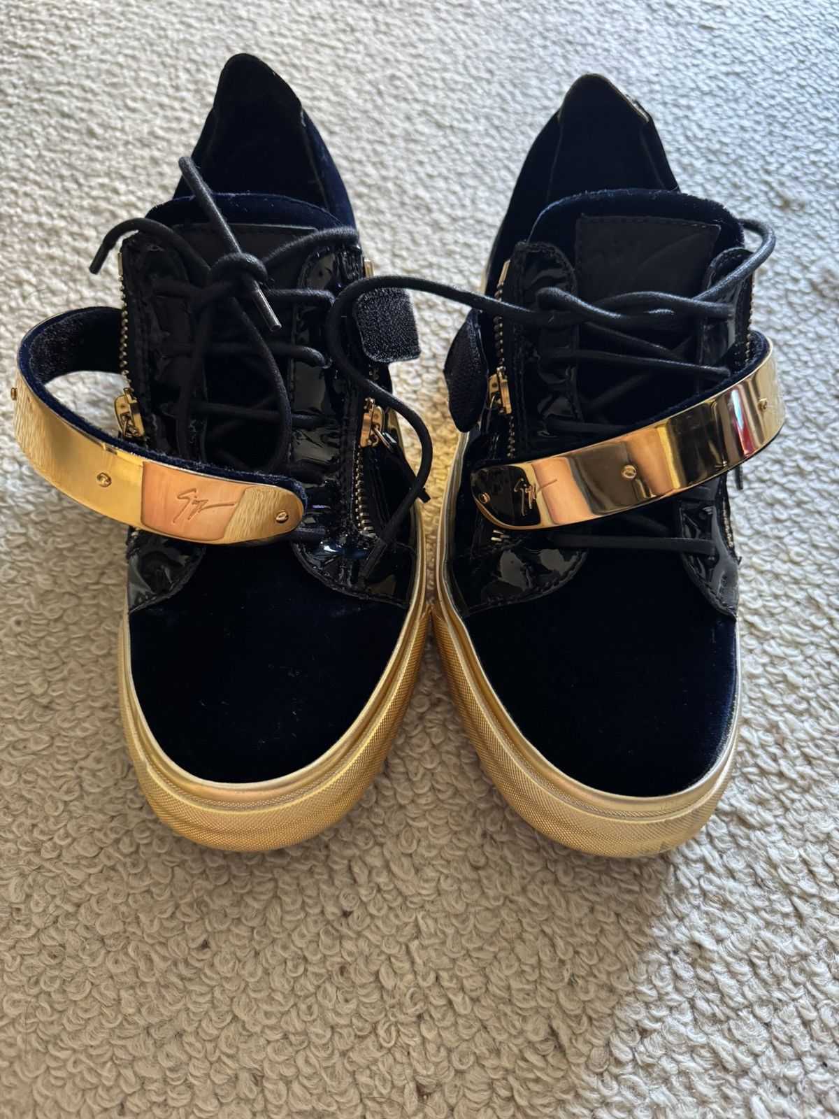 Giuseppe Zanotti Giuseppe Zanotti Gold Strap Low-Top EU 40 – Veronica Navy Size US 7.5 / EU 40-41 - 8 Thumbnail