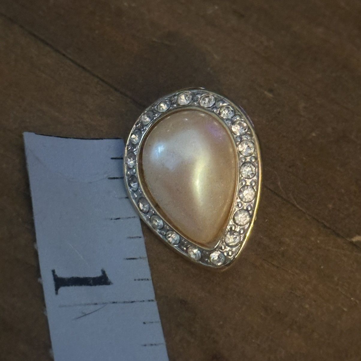 Monet Vintage Monet Pearl and Crystal teardrop clip on earrings Size ONE SIZE - 2 Thumbnail