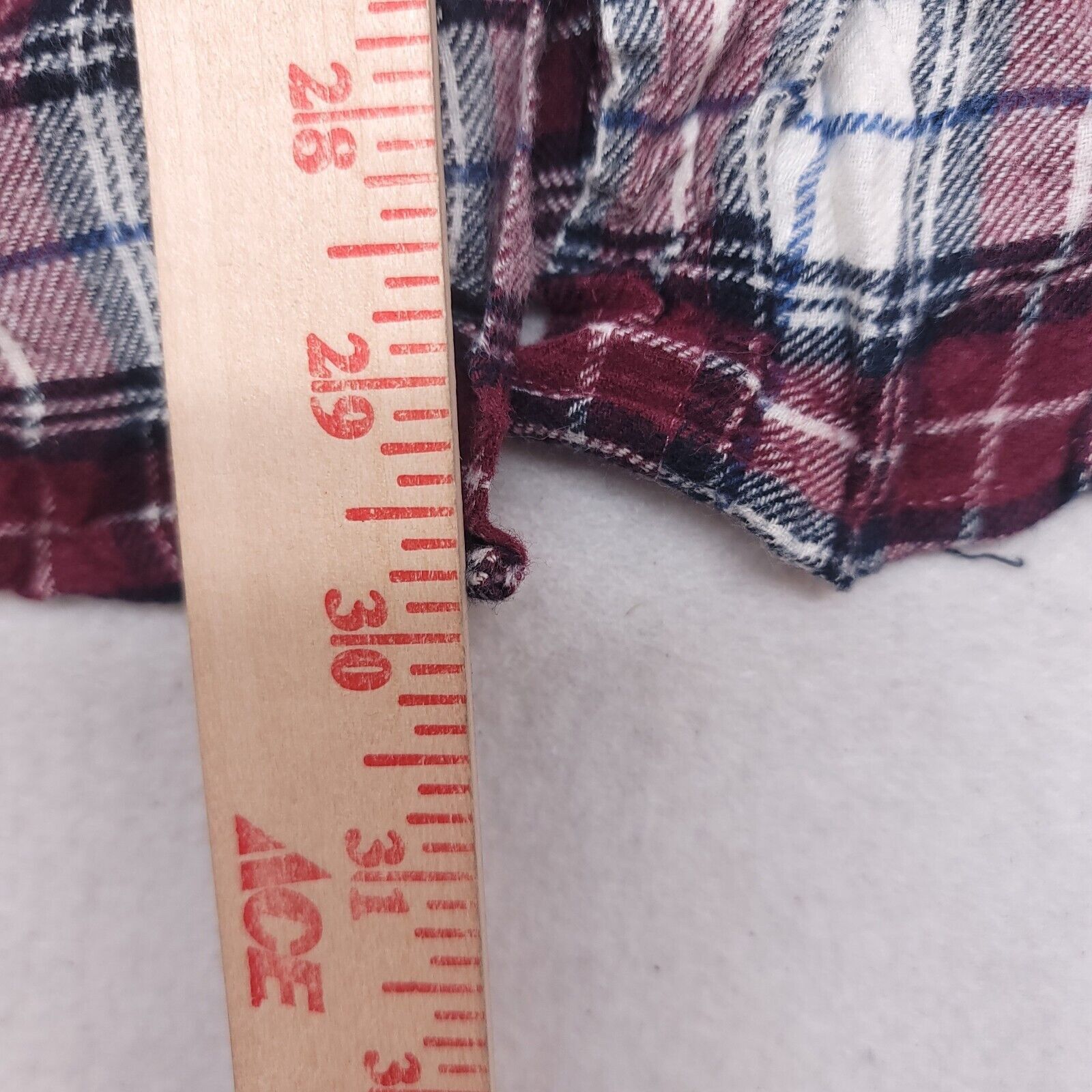 Croft & Barrow Croft & Barrow Tartan Flannel Shirt Mens Size Small S Maroon Size US S / EU 44-46 / 1 - 7 Thumbnail