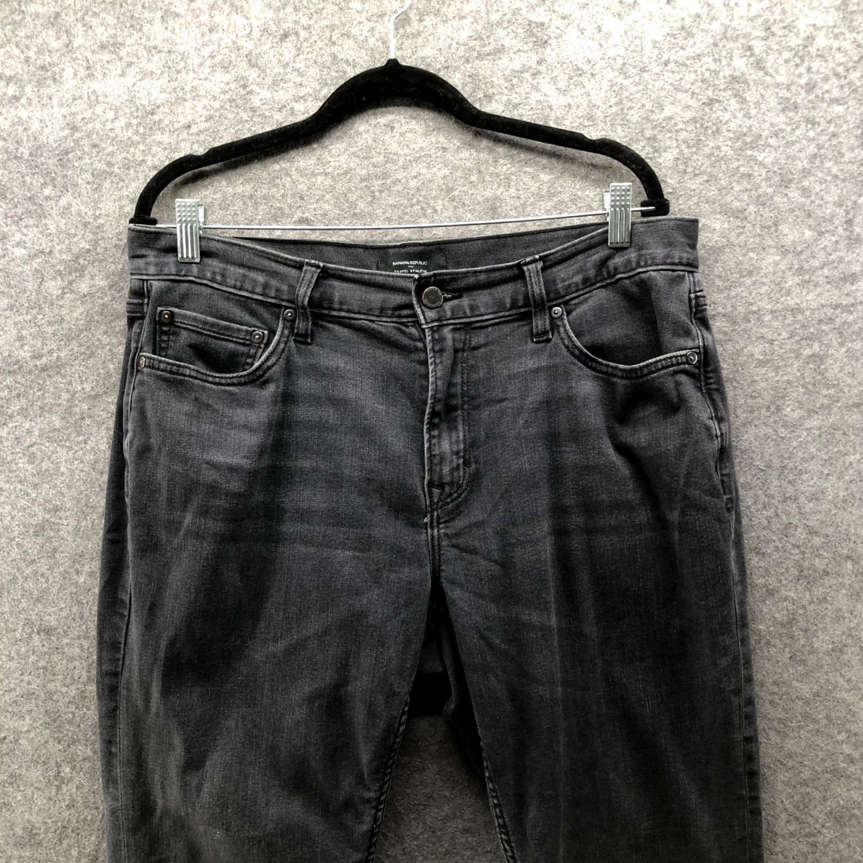 Banana Republic Banana Republic Travel Jeans Mens 35x28 Charcoal Wash Athletic Fit Stretch Denim 5-Pocket Baggy? No, Tapered. Gray/Black Size US 35 - 6 Thumbnail