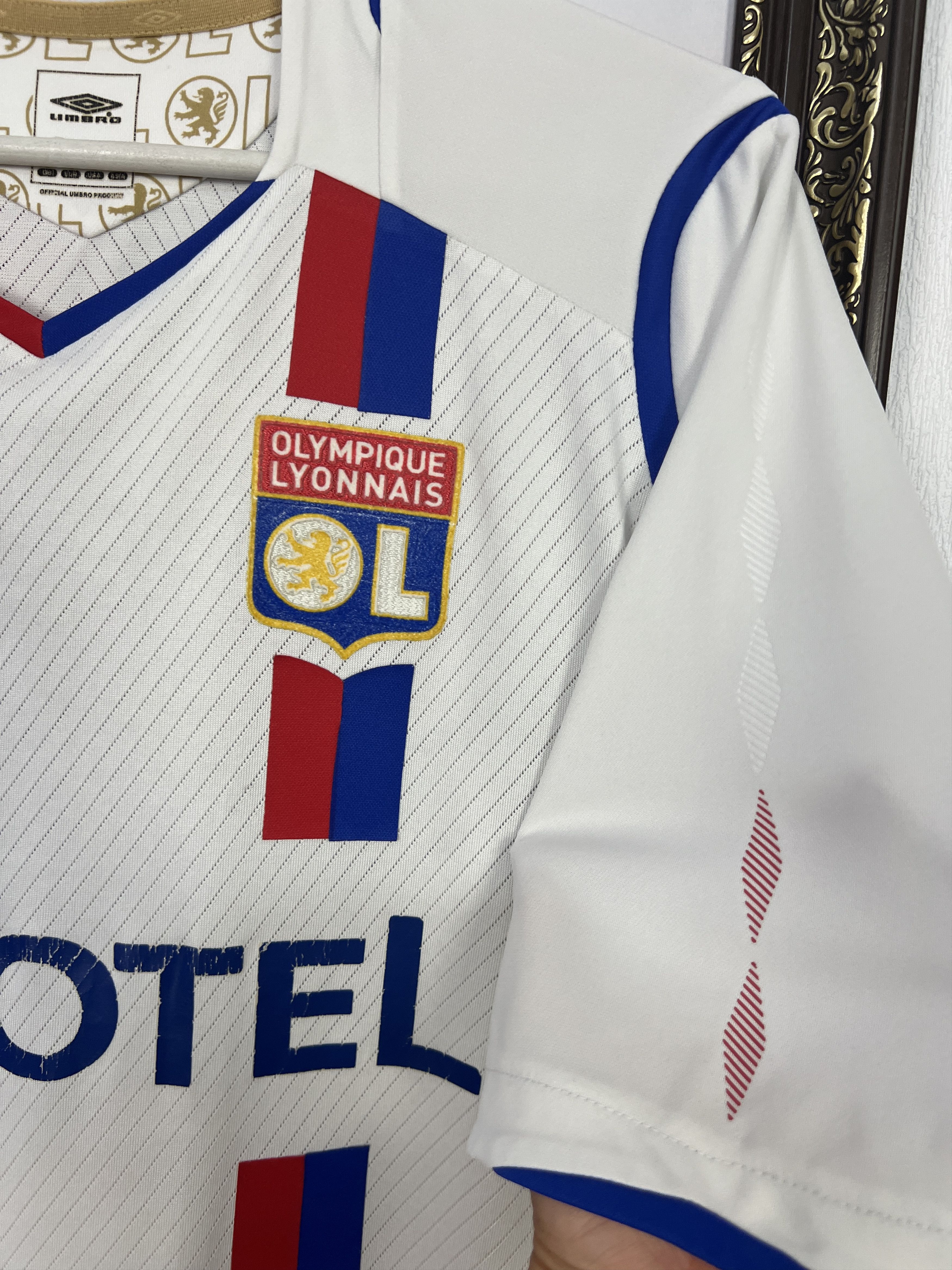 Umbro Olympique Lyonnais Home football shirt 2006 Soccer Umbro Size US L / EU 52-54 / 3 - 4 Thumbnail