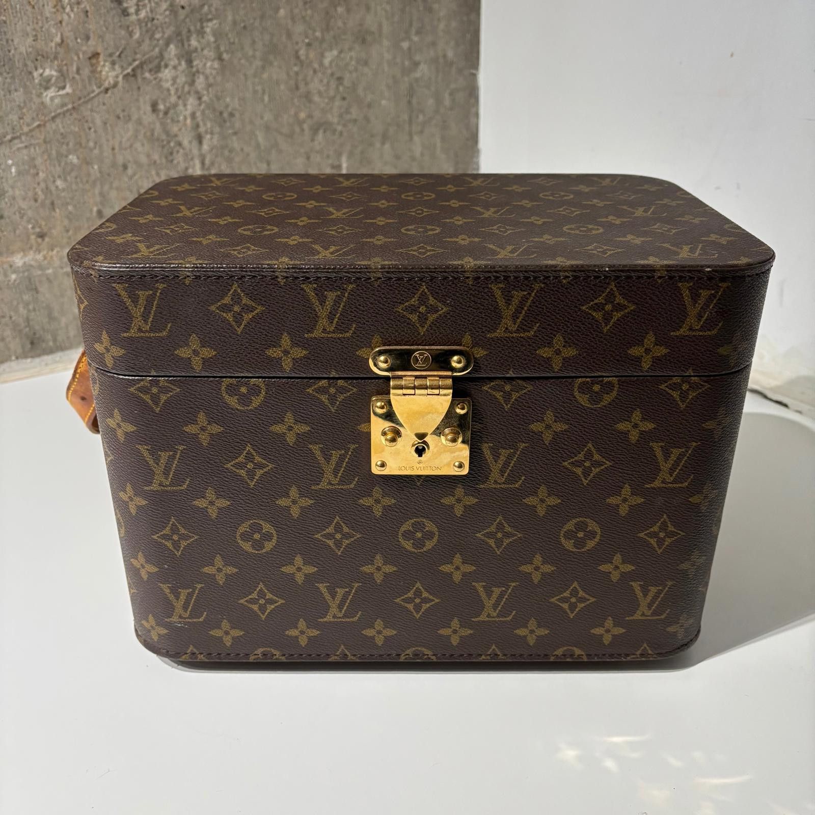 Louis Vuitton Louis Vuitton Travel Vanity Case Size ONE SIZE - 1 Thumbnail