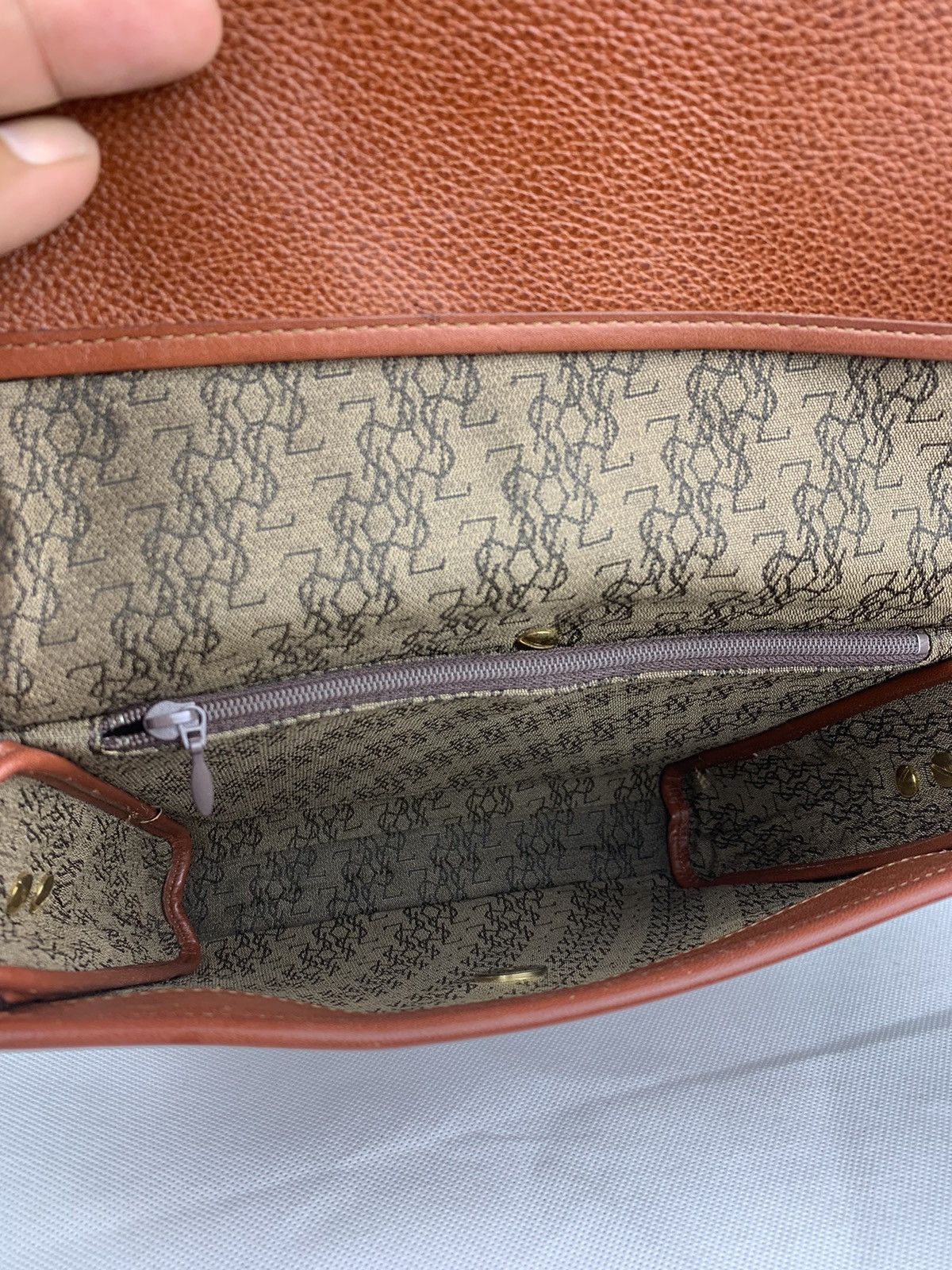 Yves Saint Laurent Authentic vintage YSL shoulder bag brown leather Size ONE SIZE - 15 Thumbnail