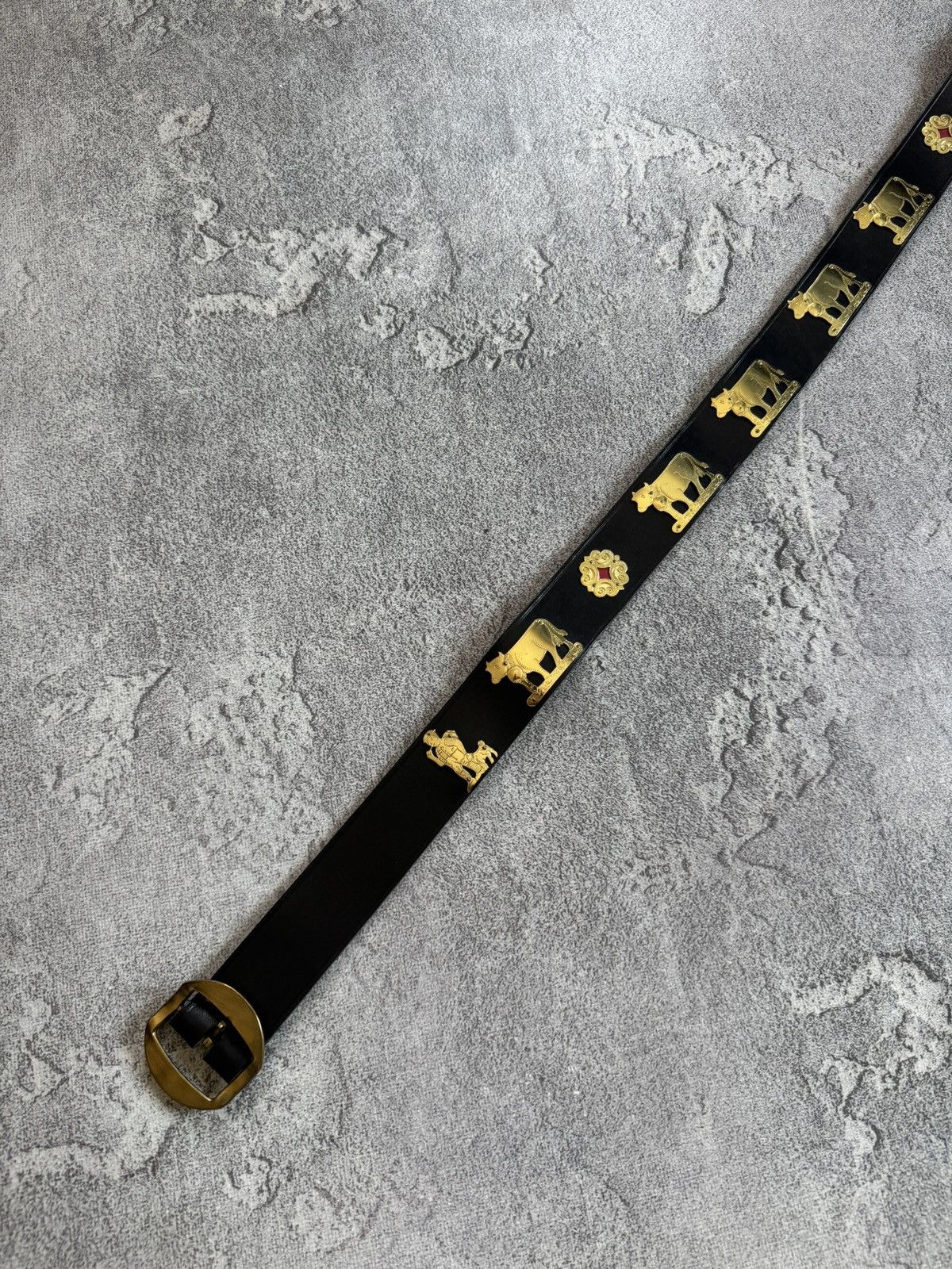 Etro 90s Retro vintage leather belt iconic cows 🐄 metal details Size ONE SIZE - 6 Thumbnail