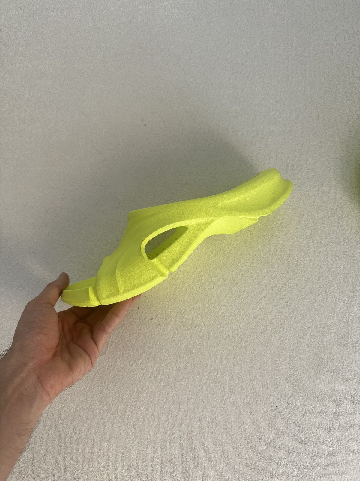 Balenciaga Balenciaga Mold Rubber Slides Yellow Fluorescent Size US 9 / EU 42 - 5 Thumbnail