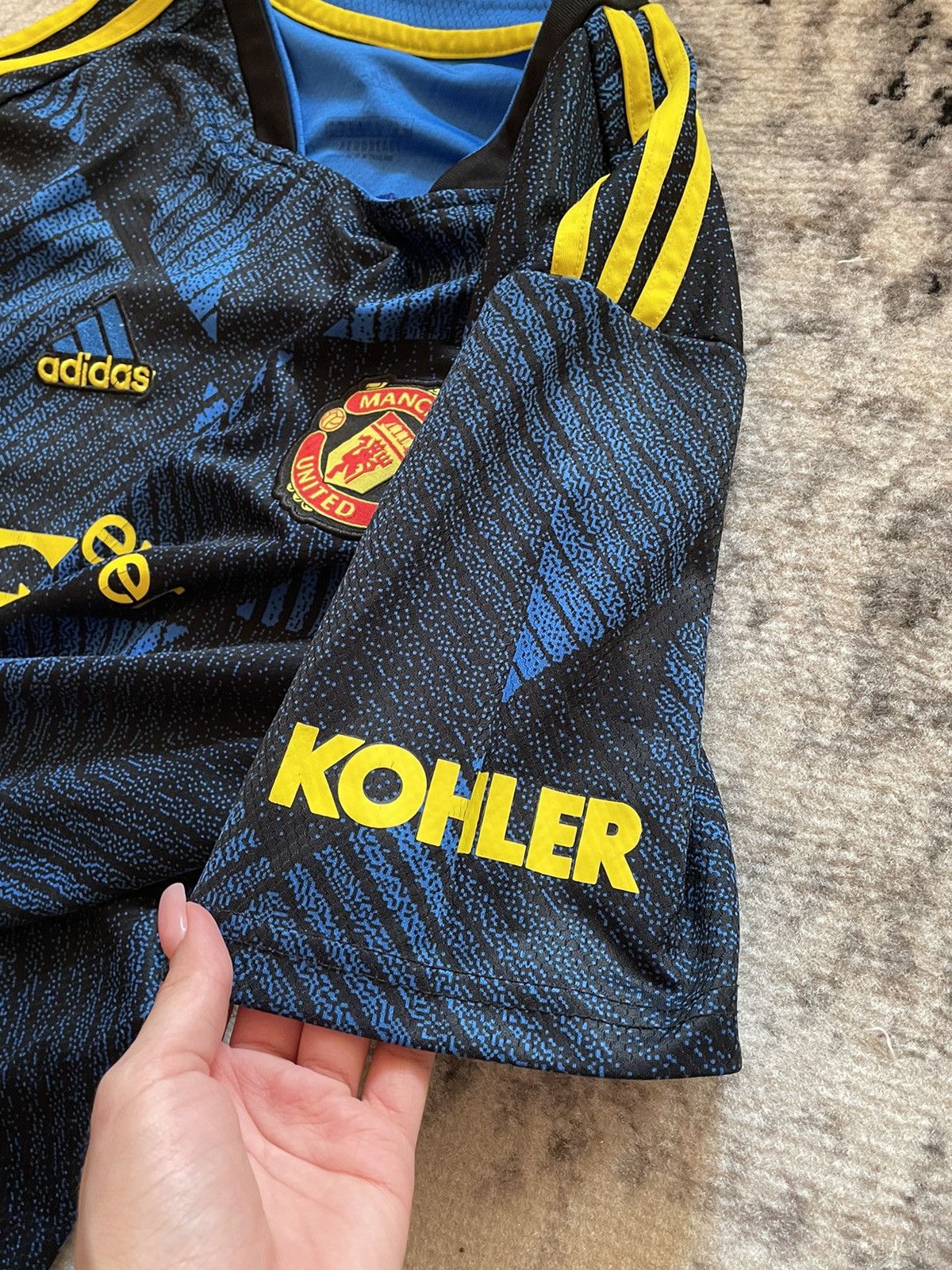 Adidas Manchester United Ronaldo Jersey Adidas Rare Streetwear Y2k Size US L / EU 52-54 / 3 - 9 Thumbnail