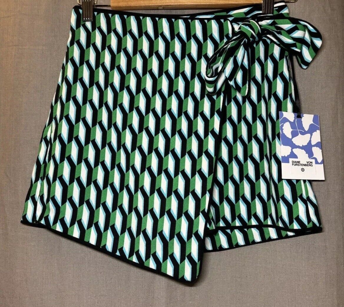 Diane von Furstenberg × Target Basics DVF Target XXS Side Wrap Arrow Geo Green Mini Skort NEW Size 25" / US 0 / IT 36 - 3 Thumbnail