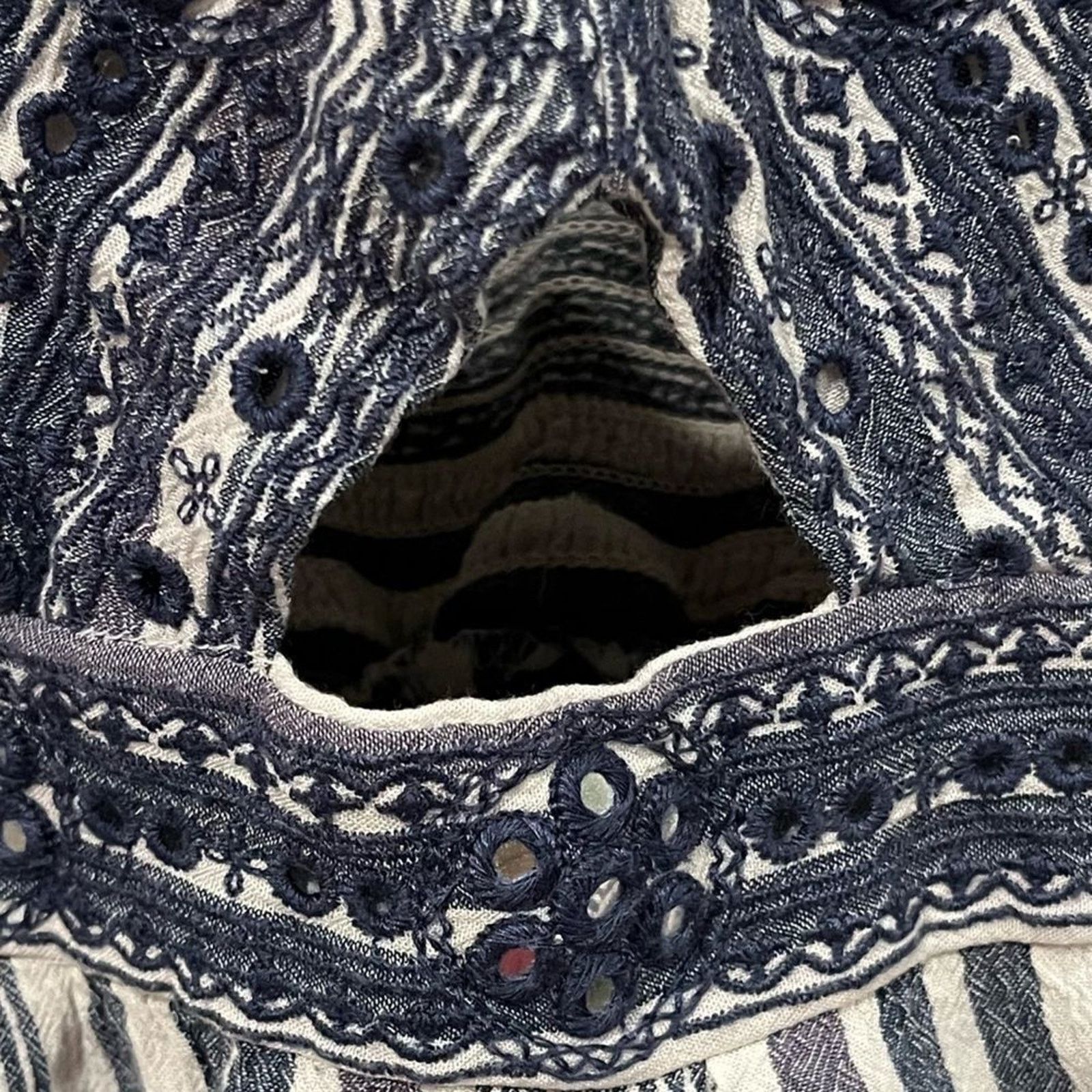 American Eagle Outfitters American Eagle Cut-Out Romper Boho Eyelet Embroidered BlueXS Size 25" / US 0 / IT 36 - 3 Thumbnail