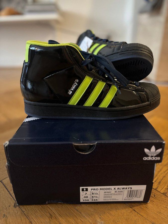 always do what you should do Always do what you should do x Adidas Size US 7 / EU 40 - 1 Thumbnail