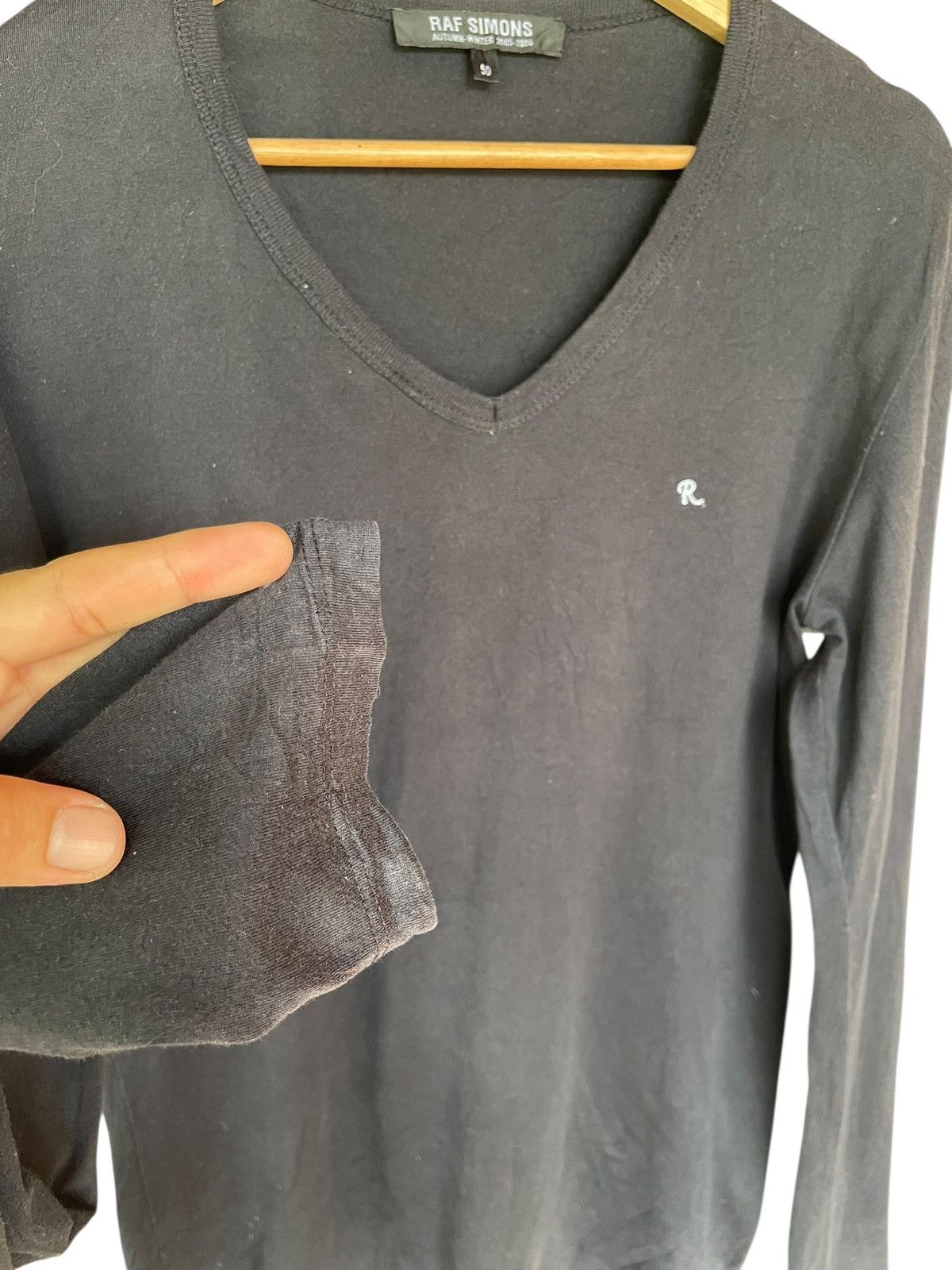 Raf Simons A/W 2005-2006 Raf Simons R Small Logo Long Sleeve Tee Size US S / EU 44-46 / 1 - 6 Thumbnail