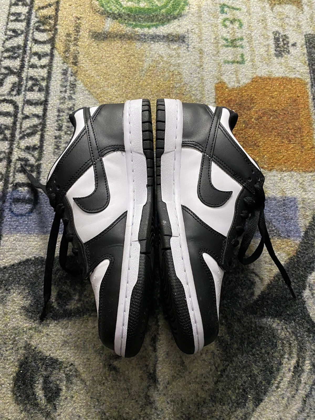 Nike Nike Dunk Low Panda (5.5Y Grade School) Size US 7 / IT 37 - 1 Thumbnail