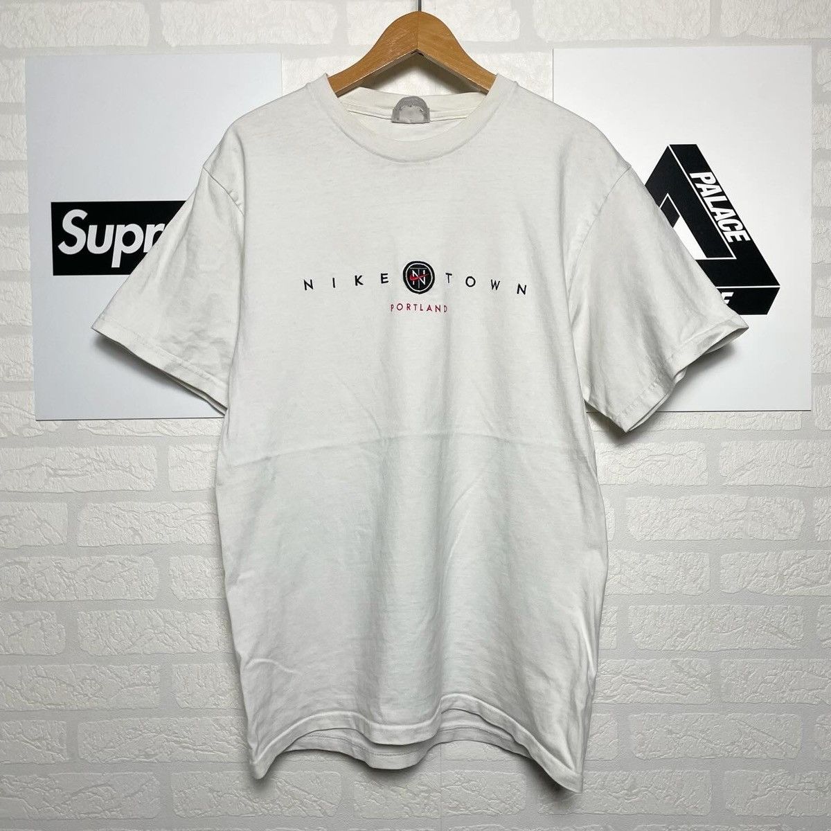 Nike Vintage Nike Town Portland Tee t-shirt 90s rare Size US M / EU 48-50 / 2 - 1 Thumbnail