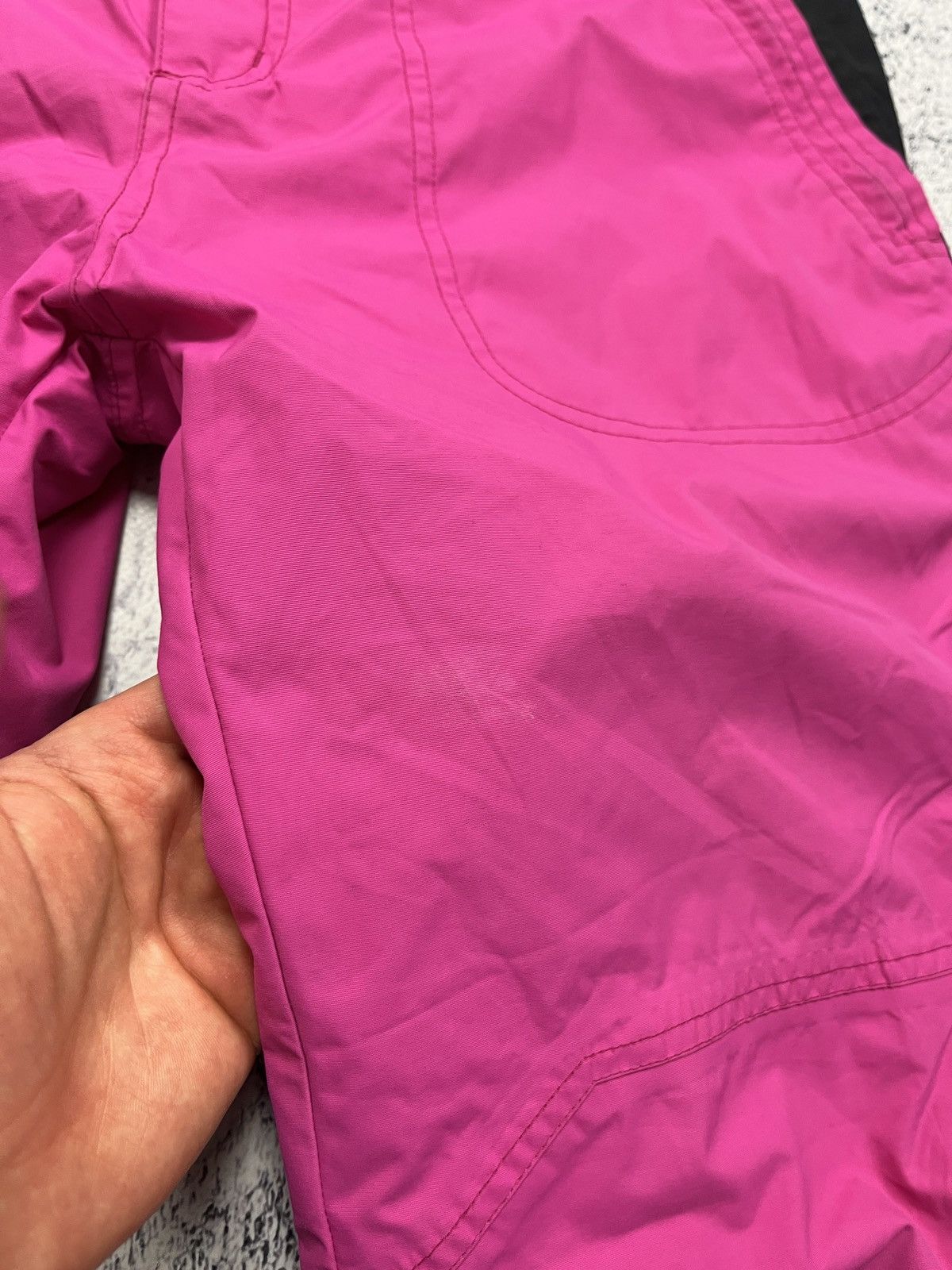Nike Vintage Nike ACG Ski Snowboard Pants Y2K Pink Gorpcore Hype Size 30" / US 8 / IT 44 - 17 Thumbnail