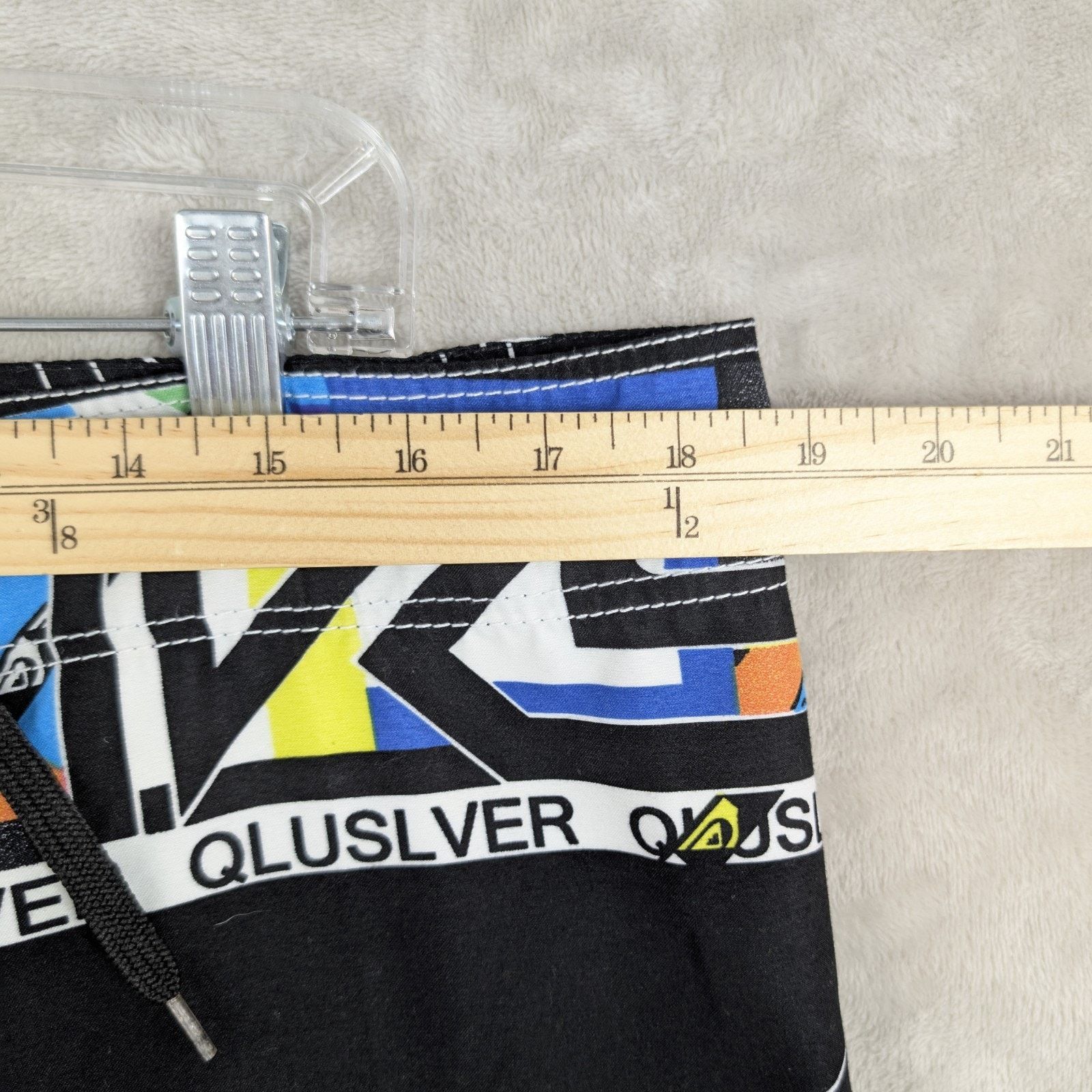 Quiksilver Vintage Quicksilver Y2K Board Shorts 38" Geo Print Qluslver Size US 38 / EU 54 - 6 Thumbnail