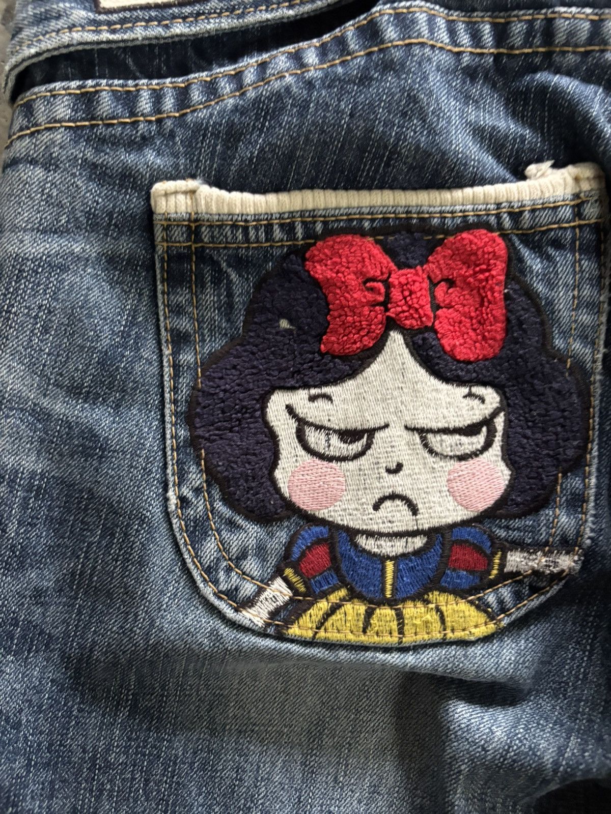 Japanese Brand LOLITA RARE YOSHITOMO NARA ANGRY PRINCESS DISTRESSED DENIM Size US 31 - 19 Thumbnail