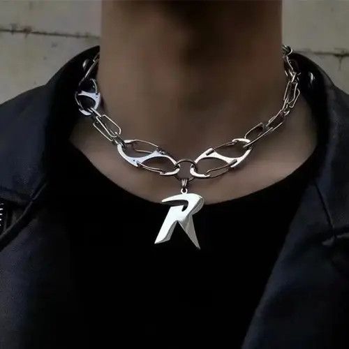 Jewelry Katsuragi x Kita Sweater Chain R Pendant Necklace Size ONE SIZE - 1 Thumbnail