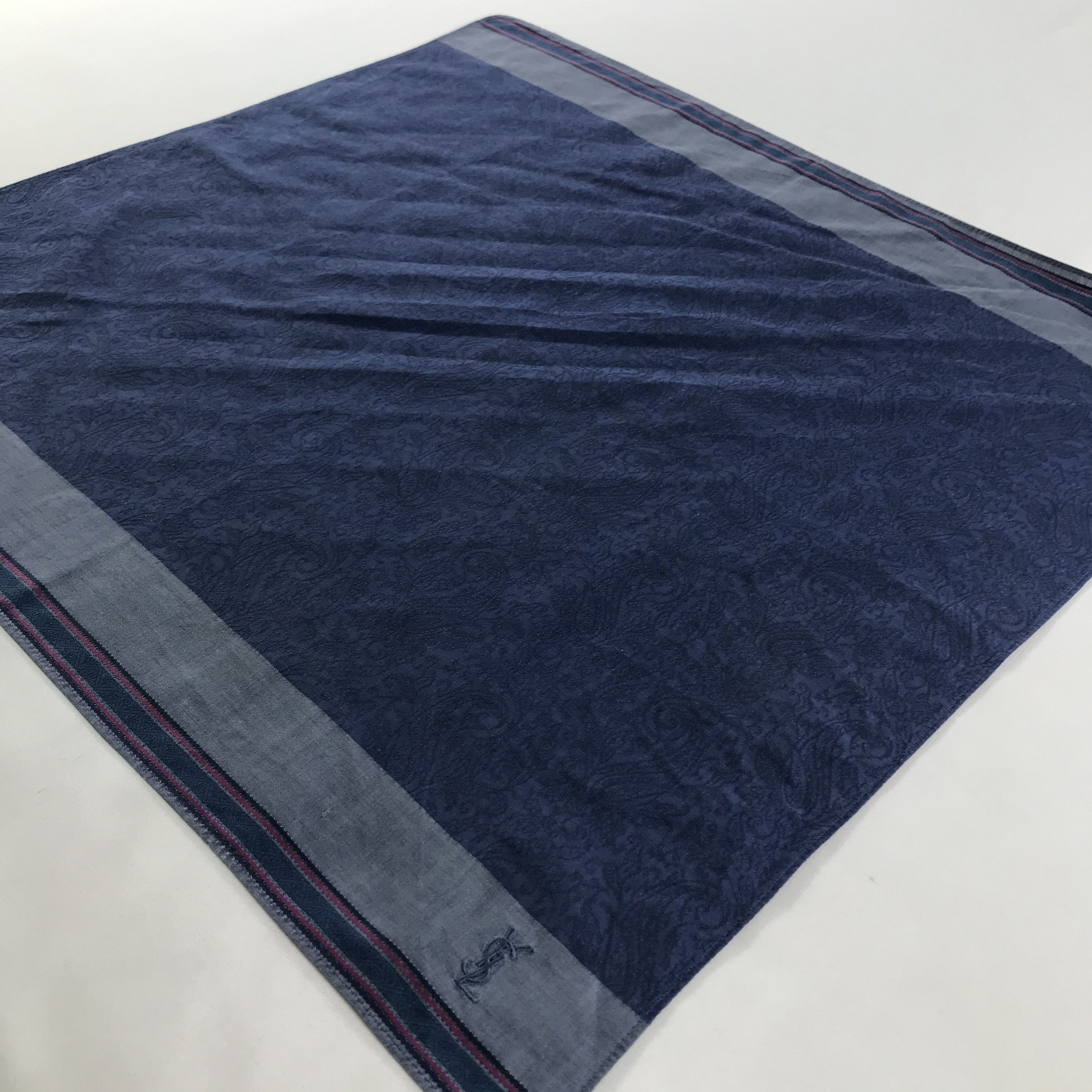Vintage Yves Saint Laurent Bandana / Handkerchief/Neckerchief -S1729 Size ONE SIZE - 2 Thumbnail