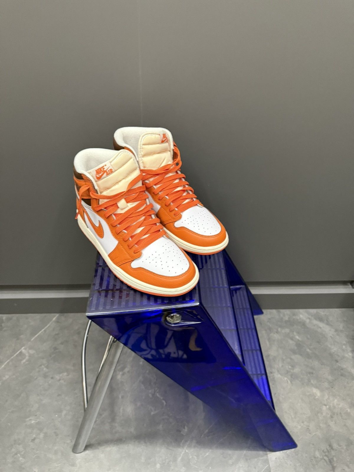 Jordan Brand Jordan 1 High Starfish Womens 11 Mens 9.5 DO9369-101 Size US 9.5 / EU 42-43 - 2 Thumbnail