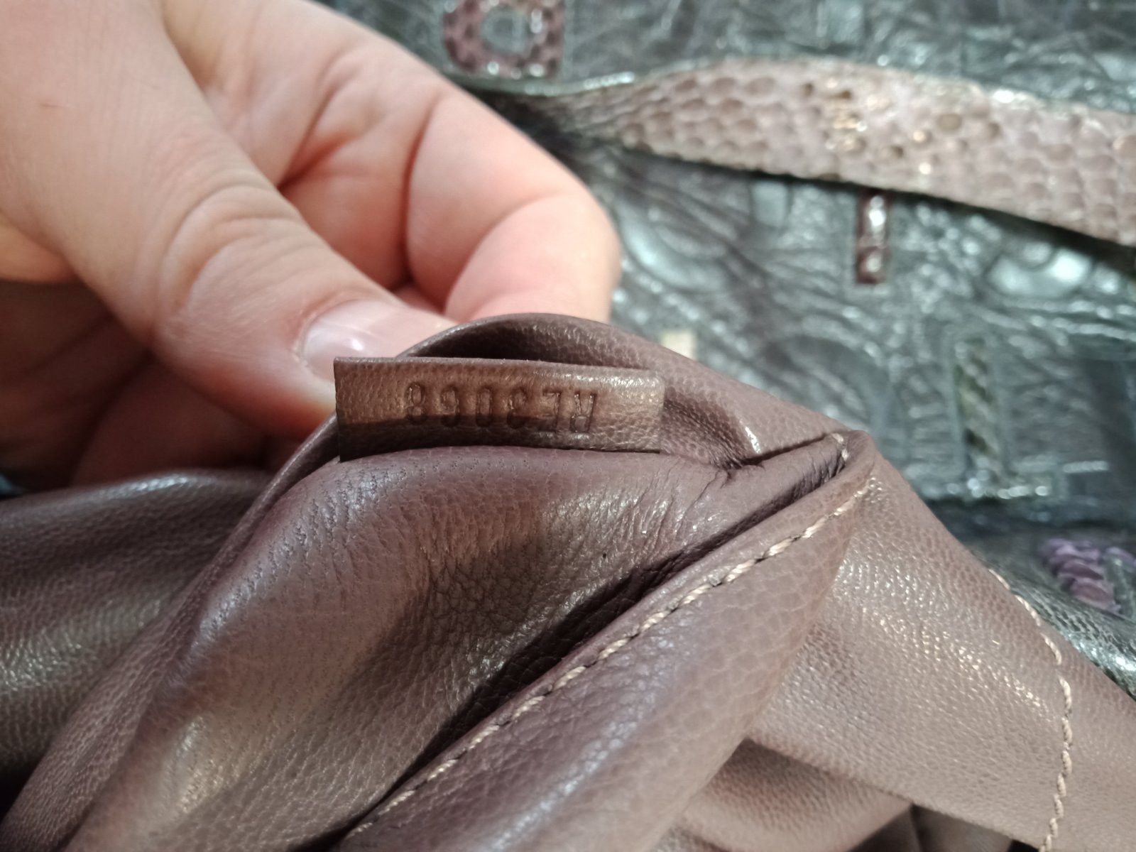 Louis Vuitton Louis Vuitton Size ONE SIZE - 4 Thumbnail