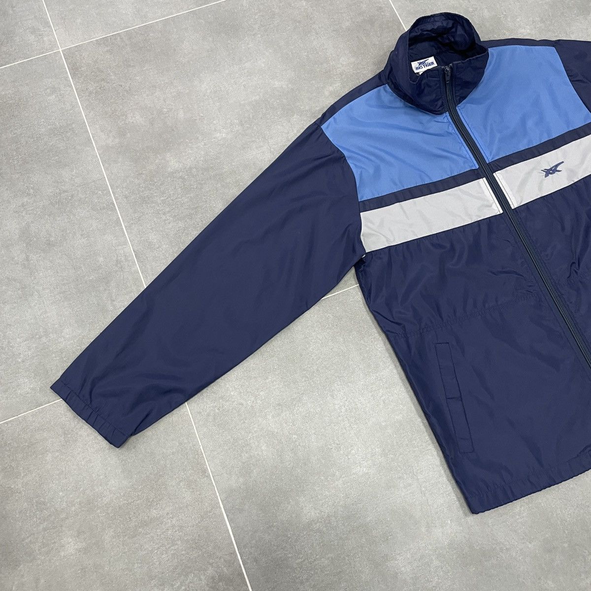 Asics × Vintage Vintage Asics Tiger Jacket Size M Size US M / EU 48-50 / 2 - 3 Thumbnail