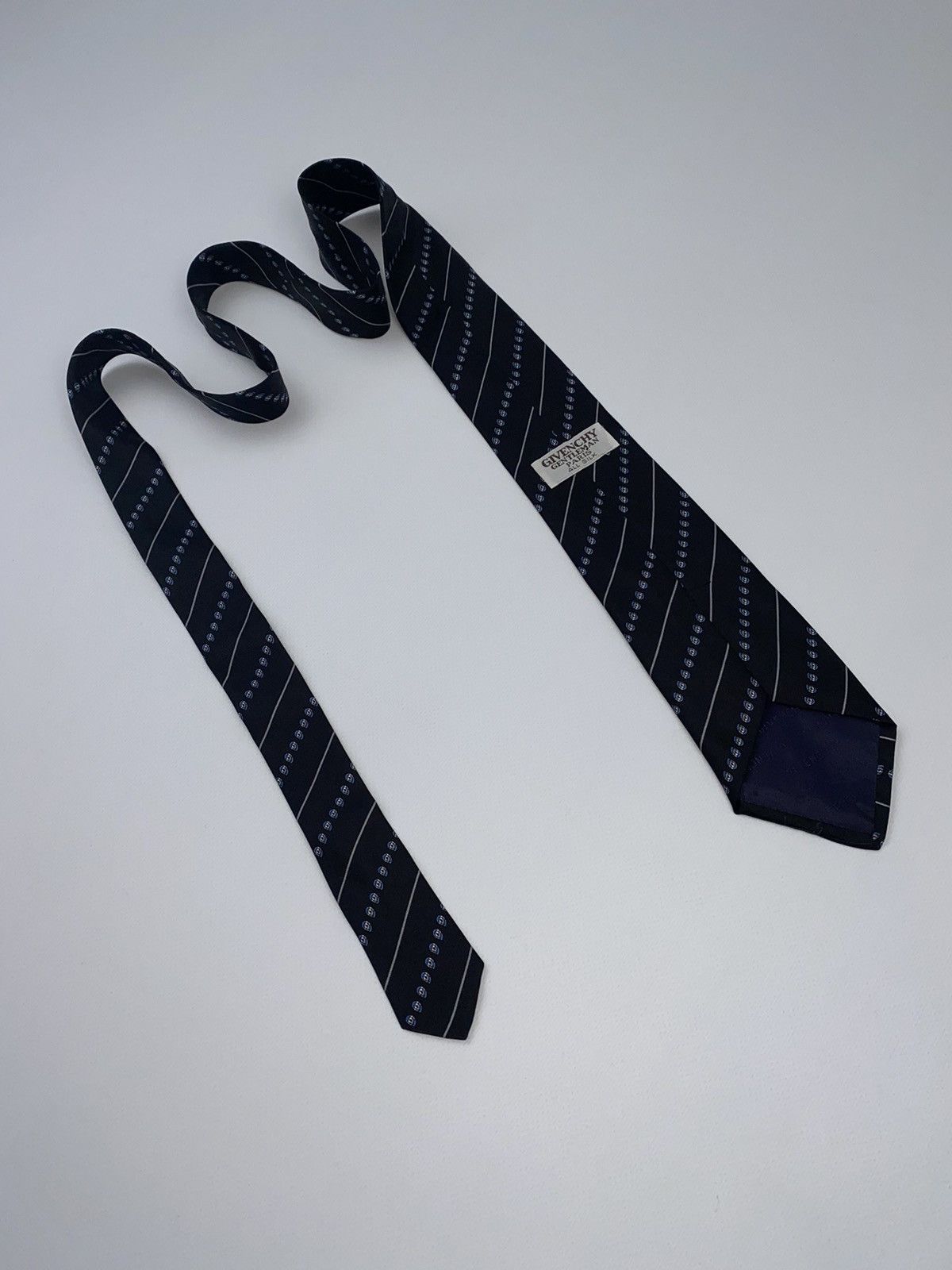 Givenchy 🚨 Givenchy Gentleman Paris vintage tie 100% silk Size ONE SIZE - 2 Thumbnail