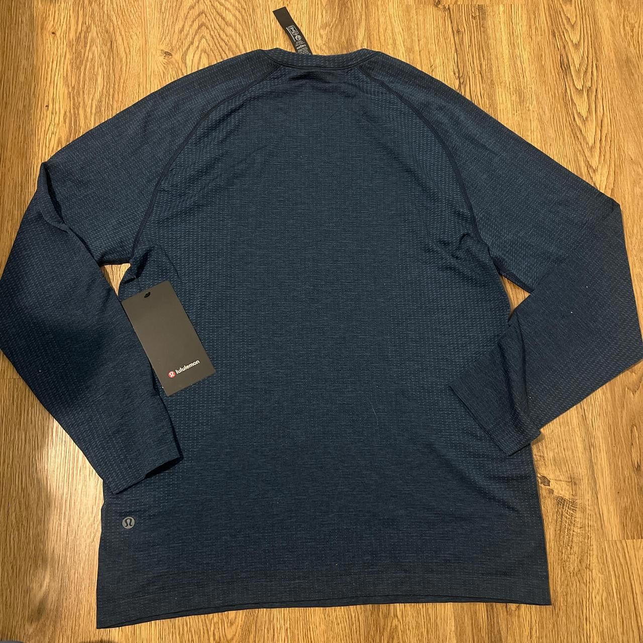 Lululemon Lululemon Men's Navy and Blue Shirt Size US M / EU 48-50 / 2 - 6 Thumbnail