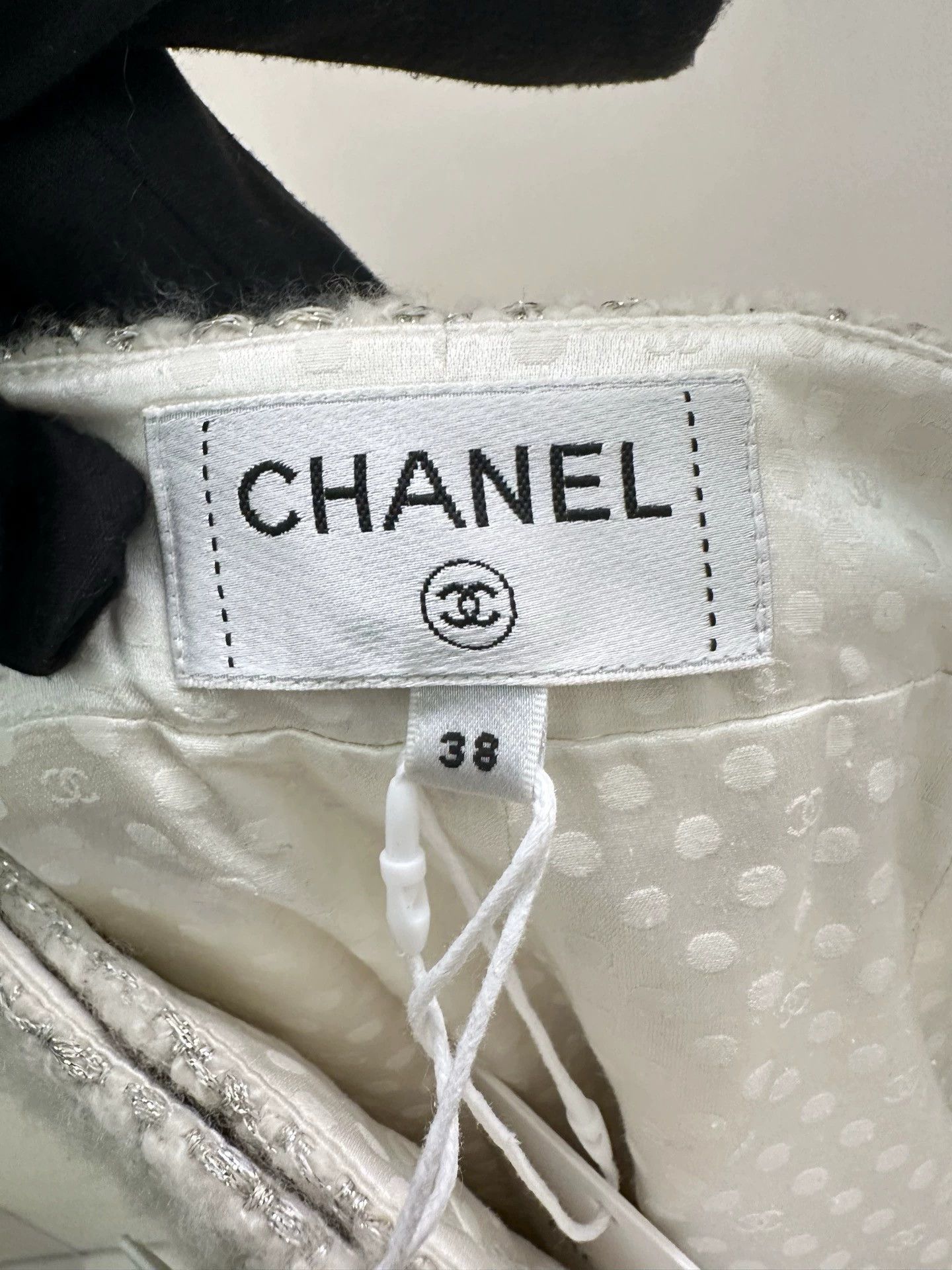 Chanel Chanel Ivory Tweed Trousers 38 Size 27" / US 4 / IT 40 - 4 Thumbnail