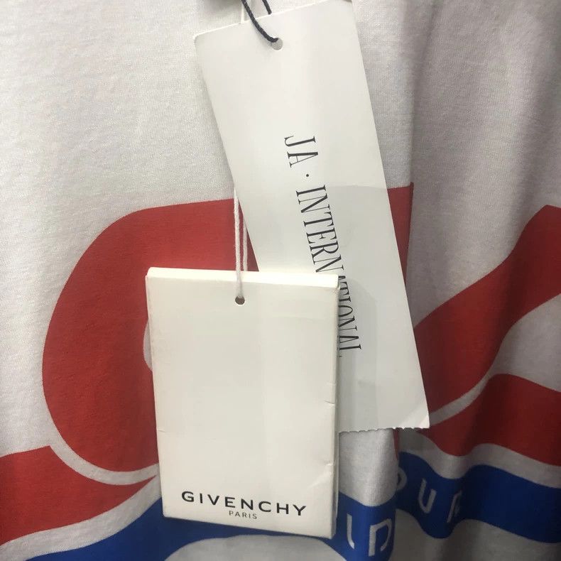 Givenchy Givenchy White Ad Letter Short Sleeve Size US M / EU 48-50 / 2 - 6 Thumbnail