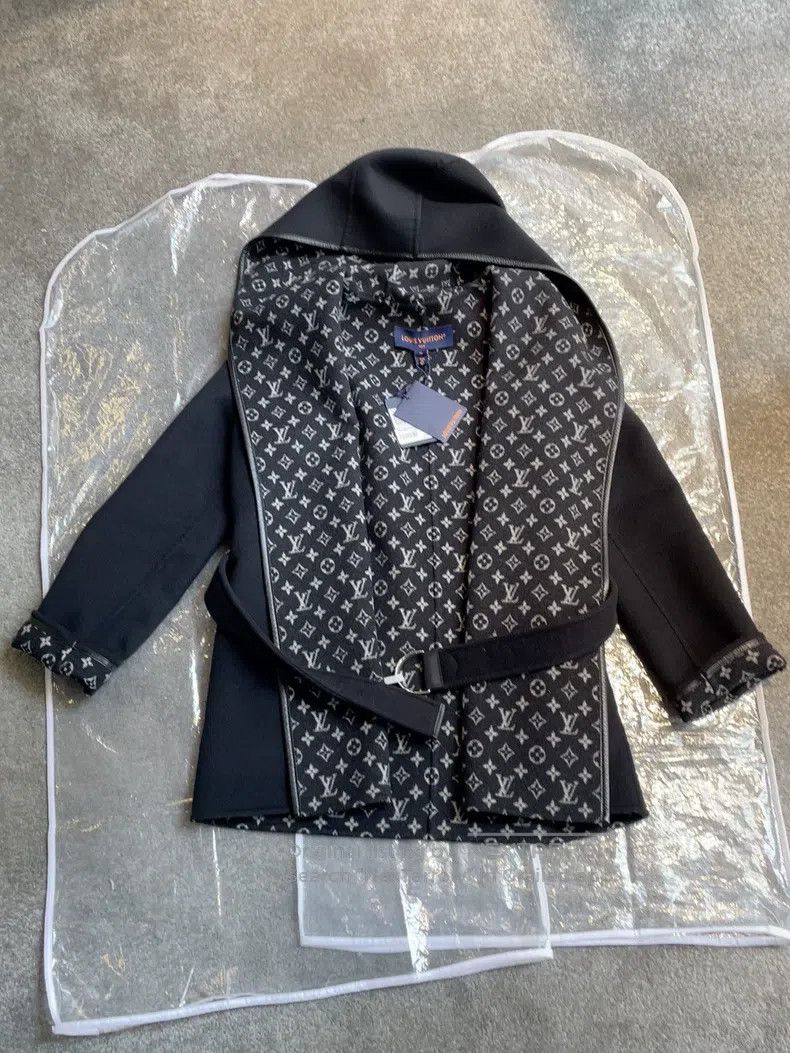 Louis Vuitton Louis Vuitton Black bathrobe coat Size XS / US 0-2 / IT 36-38 - 1 Thumbnail