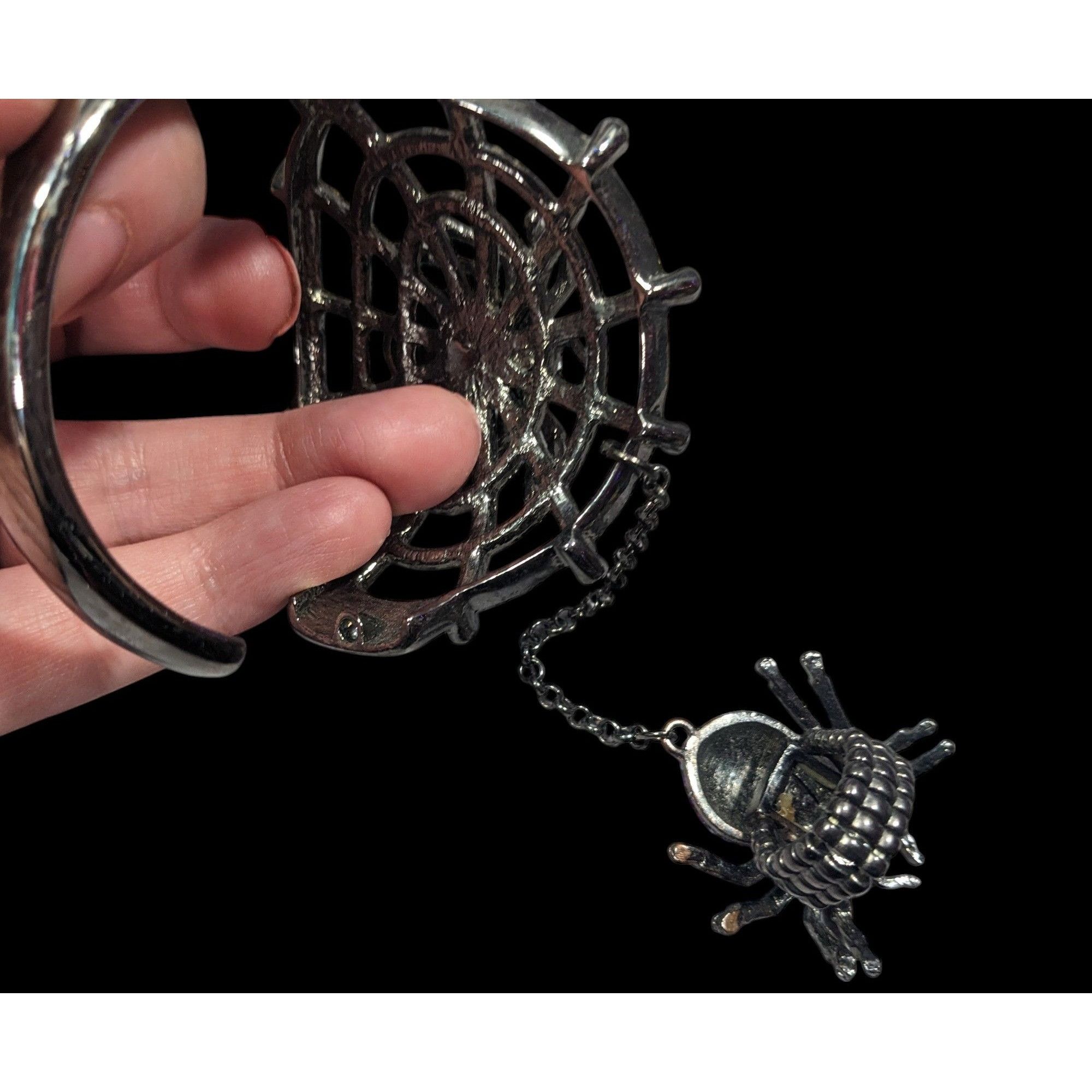 Other Glam Goth Spider Hinge Bracelet Ring Attached With Chain Size ONE SIZE - 4 Thumbnail