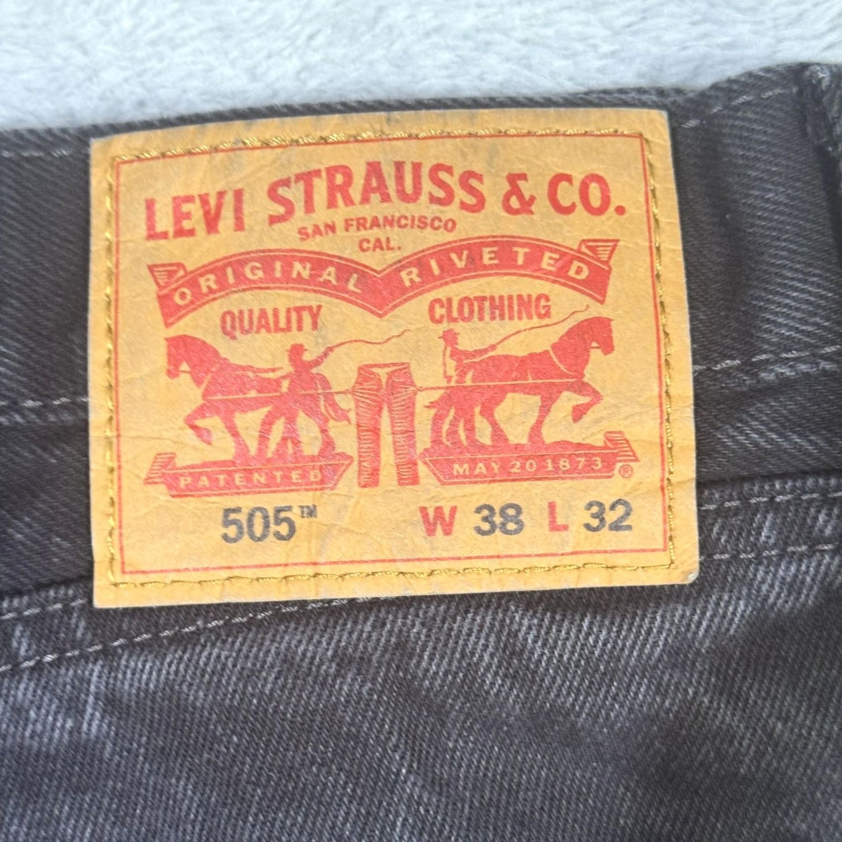 Levi's VINTAGE Levis 505 Jeans Mens 38x32 Black Regular Fit Straight Leg Denim Zip Fly Size US 38 / EU 54 - 3 Thumbnail